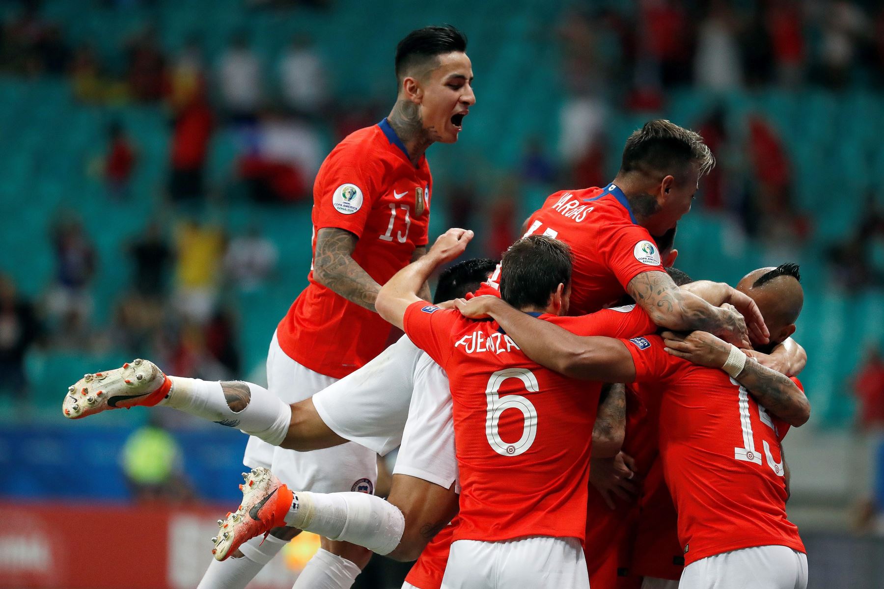 Jugadores de Chile celebran un gol de Alexis Sánchez durante el partido Ecuador-Chile del Grupo C de la Copa América, en el Estadio Arena Fonte Nova de Salvador, Brasil.Foto:EFE