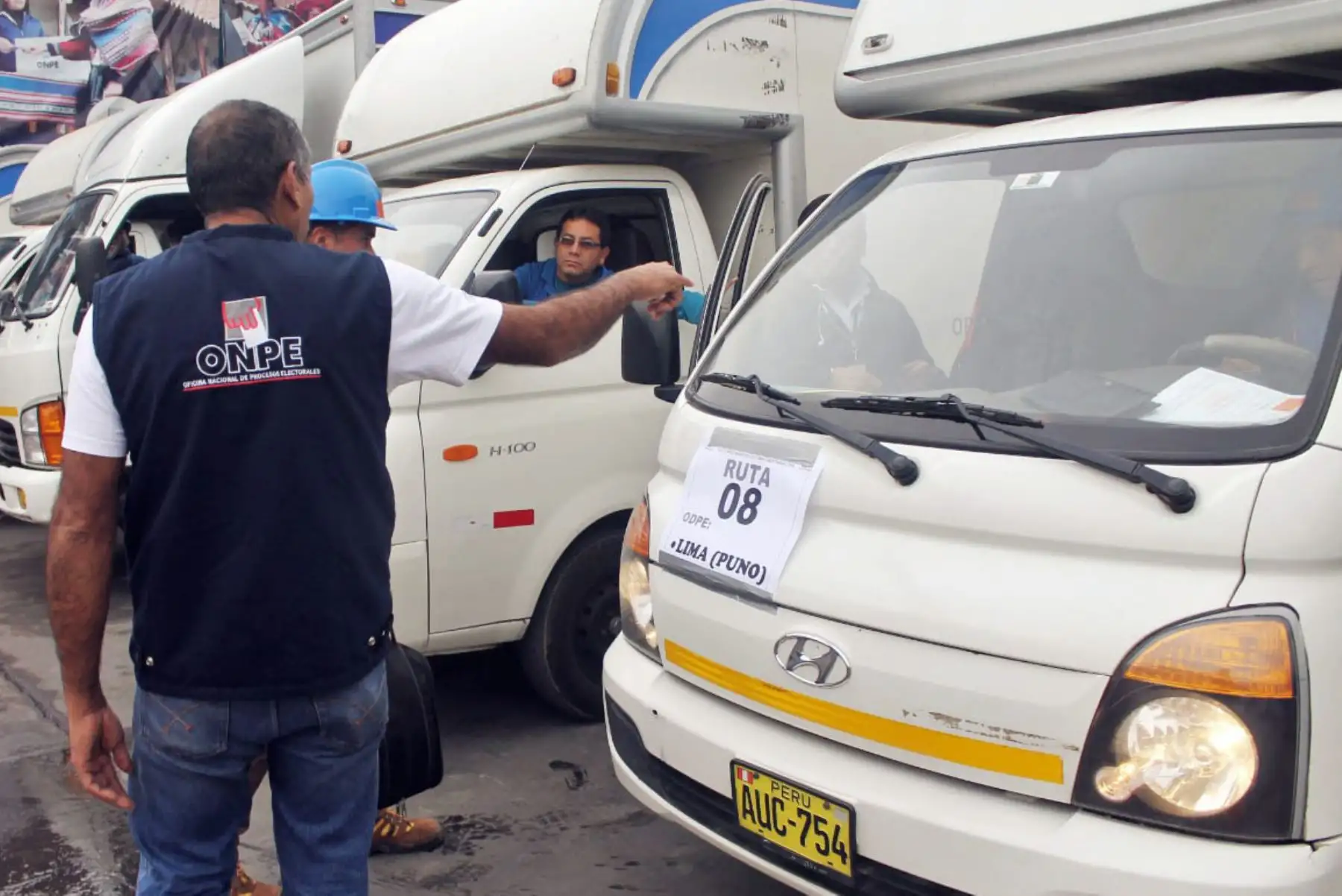 ONPE inició traslado de material electoral para elecciones municipales complementarias