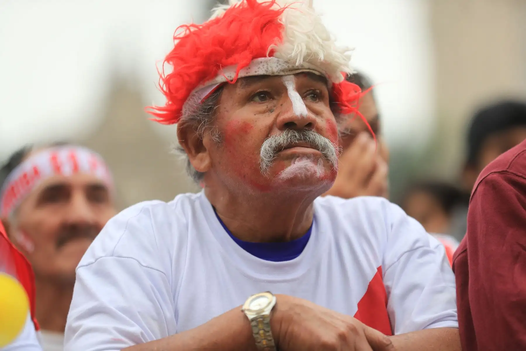Cientos de hinchas se congregaron en la Plaza Mayor para ver el partido por copa América entre Perú y Brasil. 

Foto: ANDINA/Juan Carlos Guzmán Negrini.