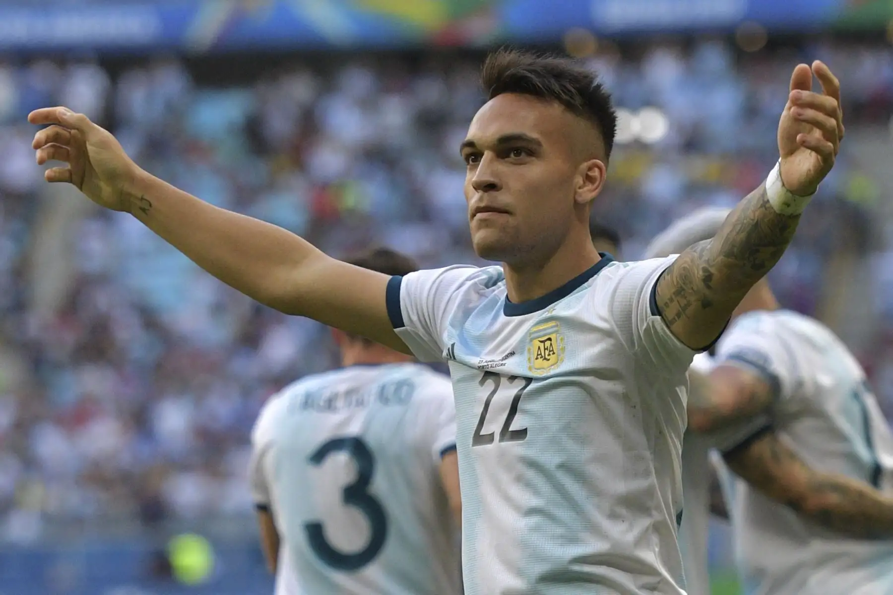 Lautaro Martínez, de Argentina, celebra después de marcar contra Qatar durante su partido de torneo de fútbol de la Copa América 2019.
Foto: AFP