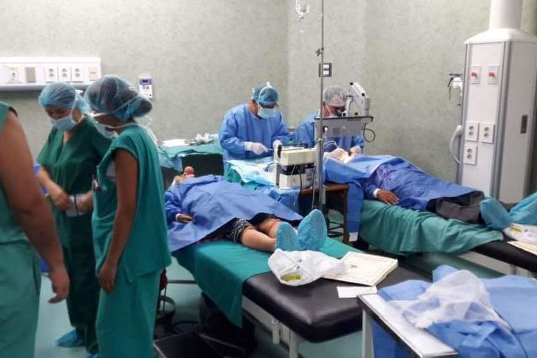 Oftalmólogos del INO efectuaron cirugías gratuitas de cataratas en el Hospital Regional Docente Julio César Demarini Caro de La Merced, región Junín.