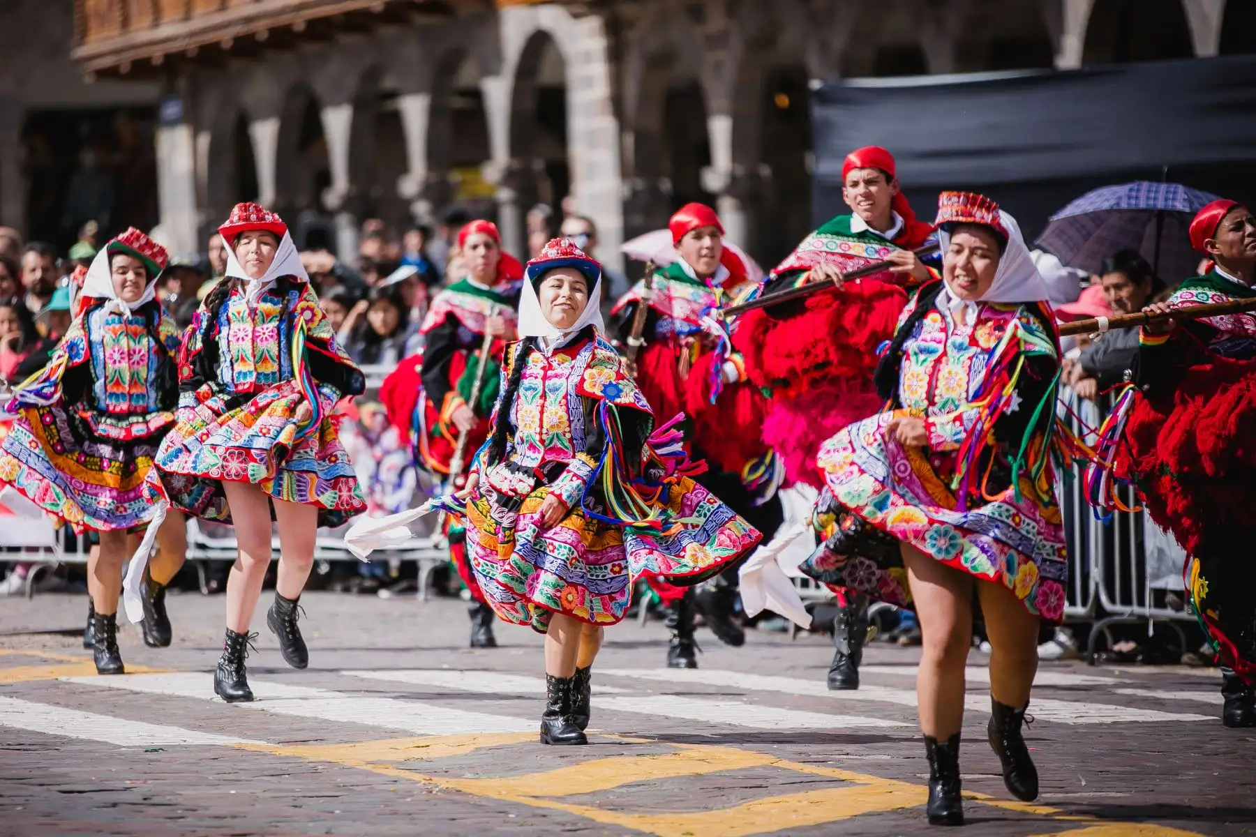 Cada 24 de junio el Cusco se viste de gala para rendir homenaje al Sol dios supremo en la cultura Inca. El sonido de los pututos, los danzarines provenientes de los cuatro suyos. Foto: ANDINA/EMUFEC