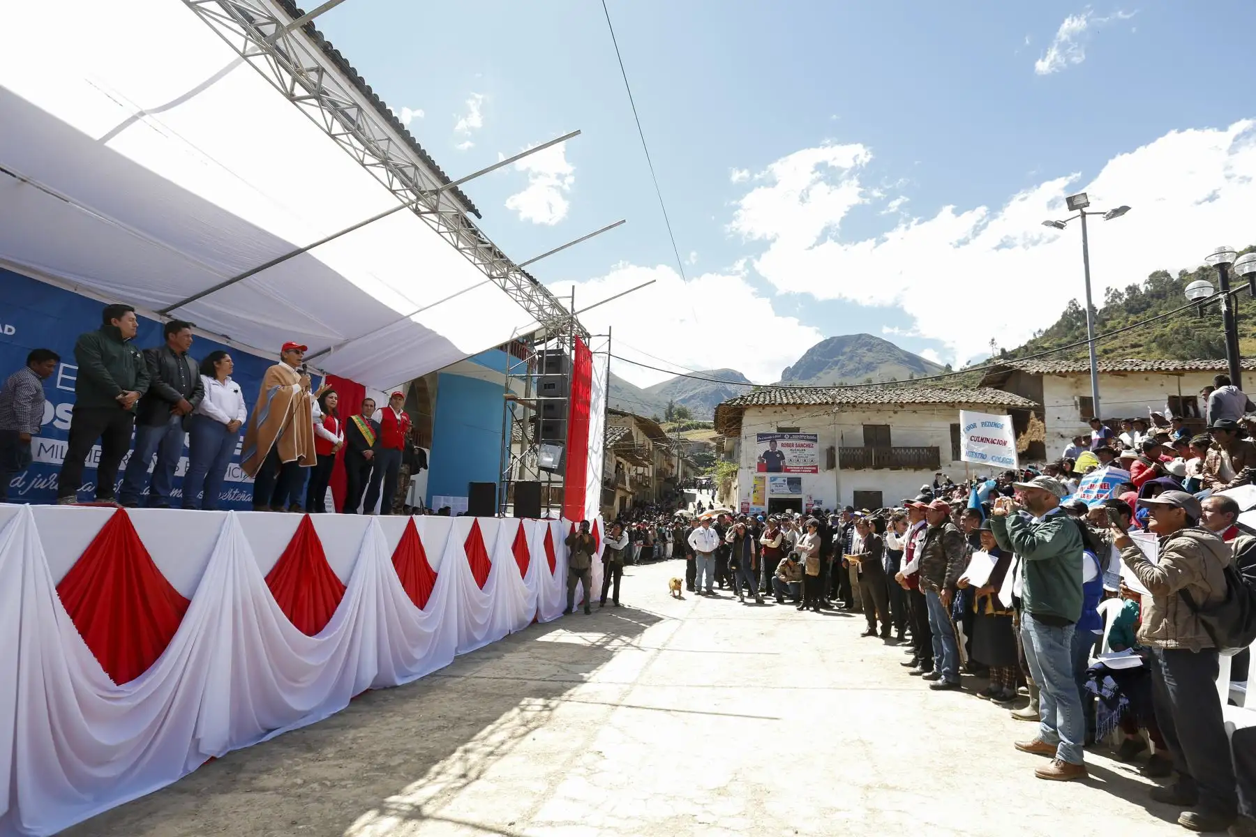 Jefe de Estado Martin Vizcarra presidió ceremonia de entrega de títulos de propiedad rural en la región La Libertad con motivo del Día del Campesino.Foto: ANDINA/Prensa Presidencia