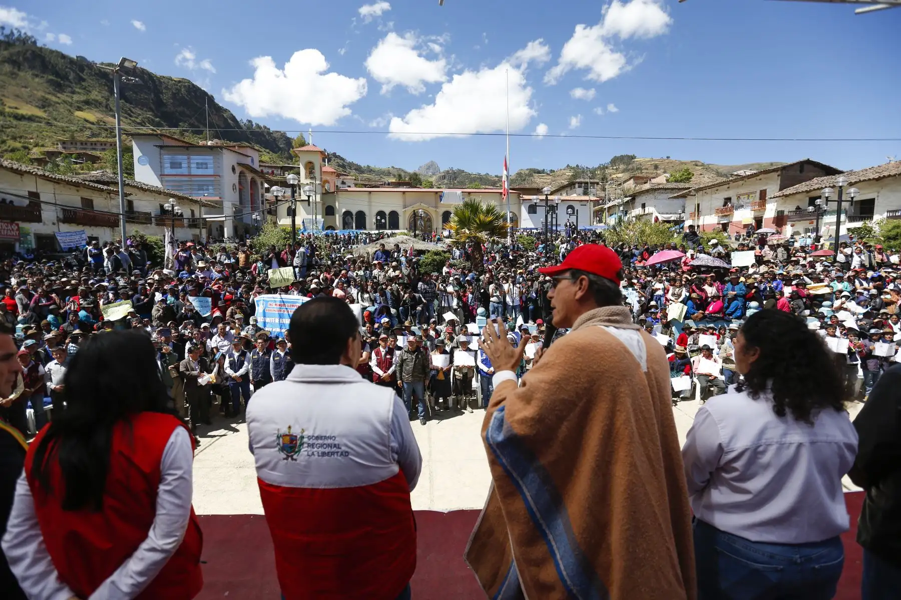 Jefe de Estado Martin Vizcarra presidió ceremonia de entrega de títulos de propiedad rural en la región La Libertad con motivo del Día del Campesino.Foto: ANDINA/Prensa Presidencia