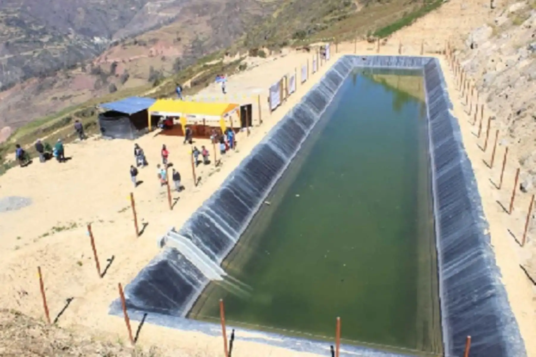 Alrededor de 100 familias agropecuarias de varios sectores del distrito huanuqueño de Quisqui, tendrán asegurada el agua para el riego de sus cultivos tras la inauguración de un nuevo sistema de riego ejecutado por Agro Rural del Ministerio de Agricultura y Riego (Minagri).