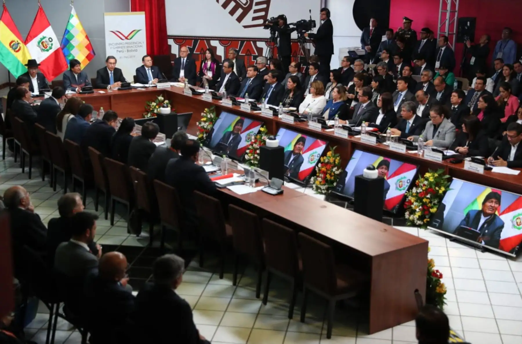 Ministros de estado, exponen durante el V Gabinete Binacional Perú-Bolivia, en Ilo Moquegua.Foto:ANDINA/Prensa Presidencia
