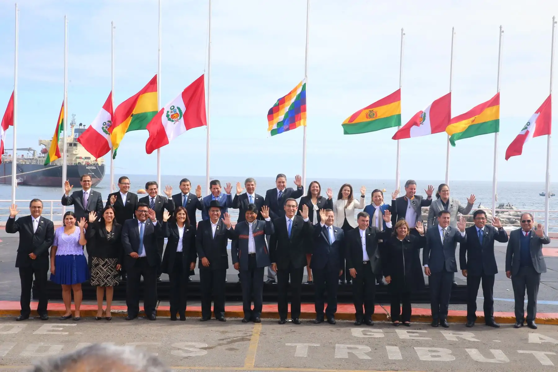 Fotografía Oficial del Encuentro Presidencial y V Gabinete Binacional Perú-Bolivia. Foto: ANDINA/Vidal Tarqui