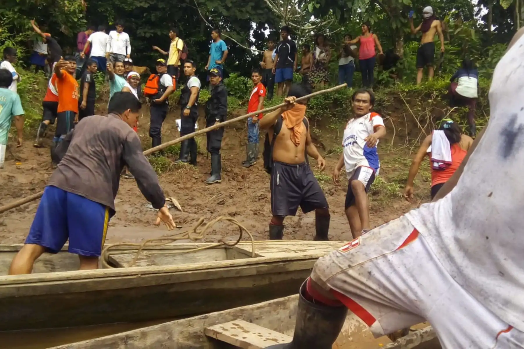 Petroperú procederá al izaje de la tubería del ramal norte del Oleoducto Norperuano (ORN) en el distrito loretano de Manseriche.