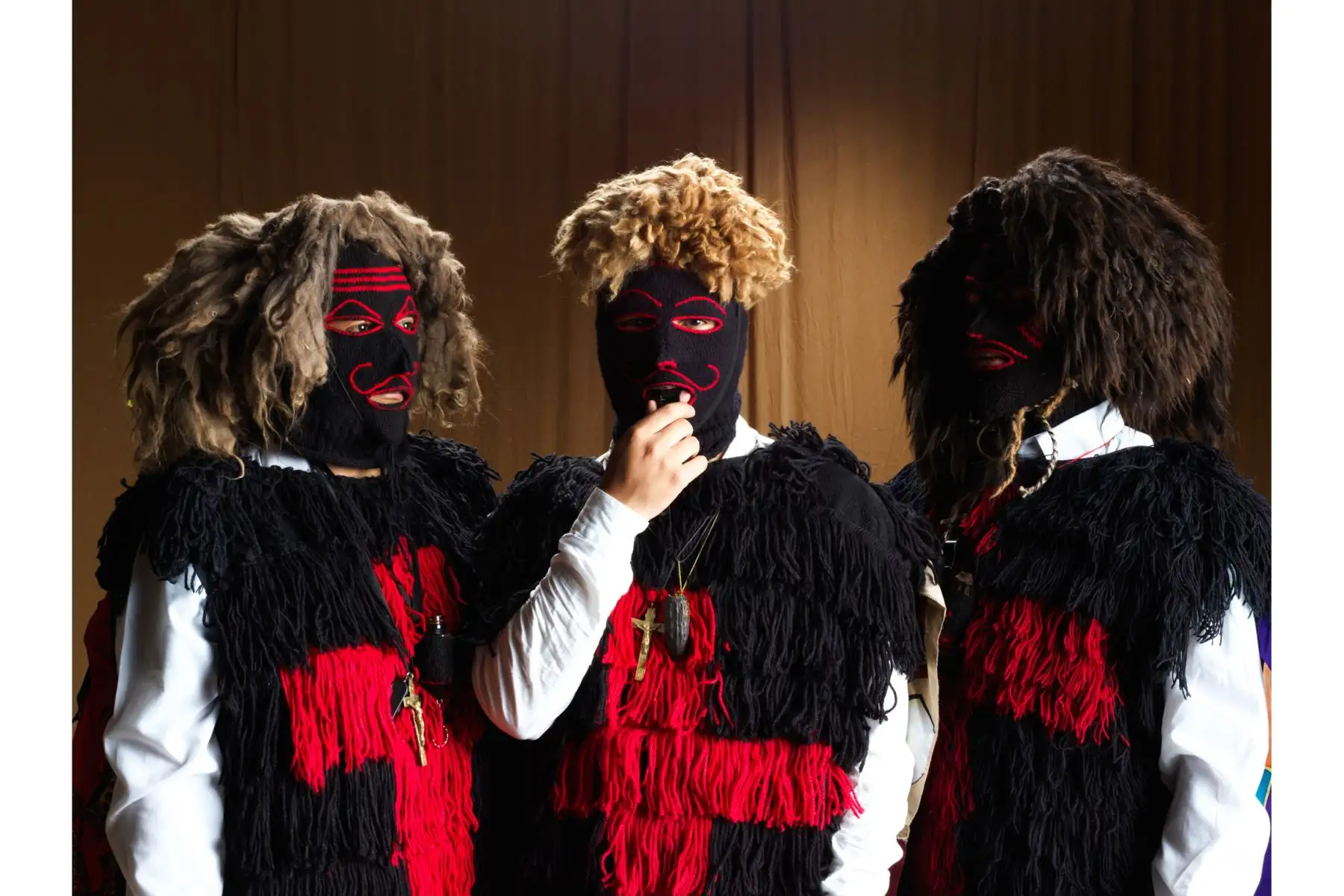 Exposición: Señor de Quyllur Rit’i. El Señor de la nieve brillante. Traje con tradición e identidad.
Foto: Cortesía Inti Pachurin