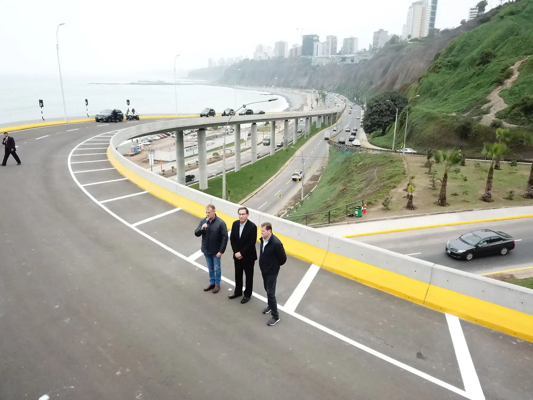 Presidente de la República, Martín Vizcarra, inaugura Viaducto Armendáriz. 
Foto: ANDINA/Juan Carlos Guzmán Negrini. Presidente de la República, Martín Vizcarra, inaugura Viaducto Armendáriz. 
Foto: ANDINA/Juan Carlos Guzmán Negrini.