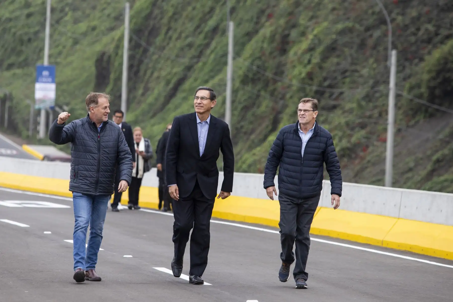 Presidente de la República, Martín Vizcarra, el alcalde de Lima, Jorge Muñoz y  Carlos Neuhaus, presidente de la Comisión Organizadora de los Juegos Panamericanos Lima 2019 participan de la inauguración del Viaducto Armendáriz. 
Foto: ANDINA/Prensa Presidencia Presidente de la República, Martín Vizcarra, el alcalde de Lima, Jorge Muñoz y  Carlos Neuhaus, presidente de la Comisión Organizadora de los Juegos Panamericanos Lima 2019 participan de la inauguración del Viaducto Armendáriz. 
Foto: ANDINA/Prensa Presidencia