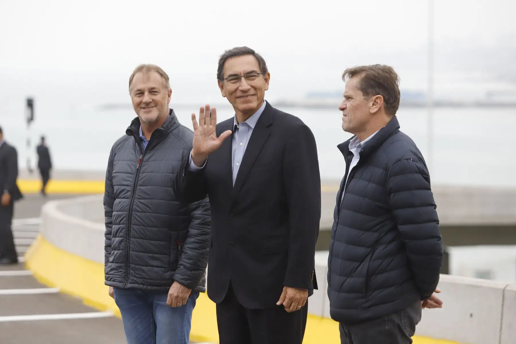 Presidente de la República, Martín Vizcarra, el alcalde de Lima, Jorge Muñoz y  Carlos Neuhaus, presidente de la Comisión Organizadora de los Juegos Panamericanos Lima 2019 participan de la inauguración del Viaducto Armendáriz. 
Foto: ANDINA/Prensa Presidencia Presidente de la República, Martín Vizcarra, el alcalde de Lima, Jorge Muñoz y  Carlos Neuhaus, presidente de la Comisión Organizadora de los Juegos Panamericanos Lima 2019 participan de la inauguración del Viaducto Armendáriz. 
Foto: ANDINA/Prensa Presidencia