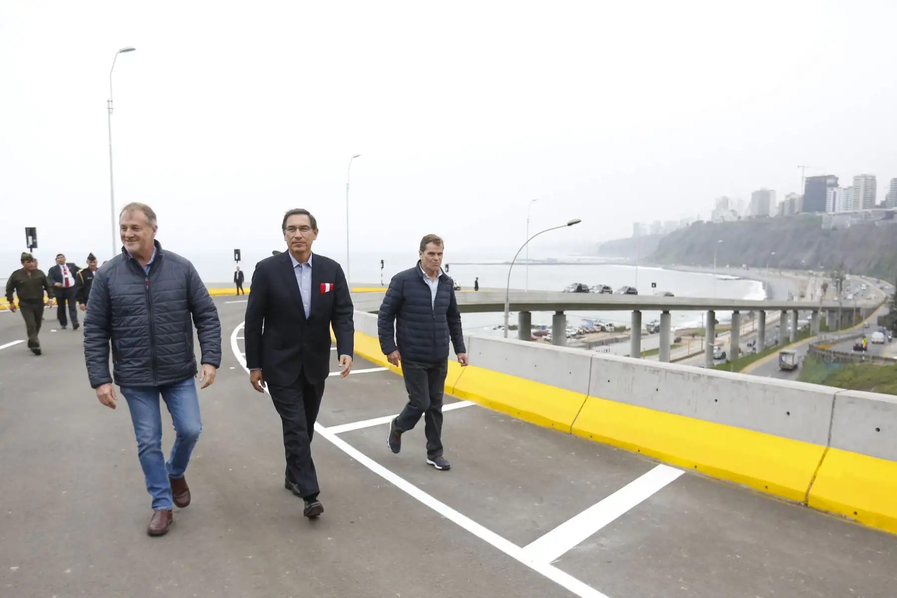 Presidente de la República, Martín Vizcarra, el alcalde de Lima, Jorge Muñoz y  Carlos Neuhaus, presidente de la Comisión Organizadora de los Juegos Panamericanos Lima 2019 participan de la inauguración del Viaducto Armendáriz. 
Foto: ANDINA/Prensa Presidencia Presidente de la República, Martín Vizcarra, el alcalde de Lima, Jorge Muñoz y  Carlos Neuhaus, presidente de la Comisión Organizadora de los Juegos Panamericanos Lima 2019 participan de la inauguración del Viaducto Armendáriz. 
Foto: ANDINA/Prensa Presidencia