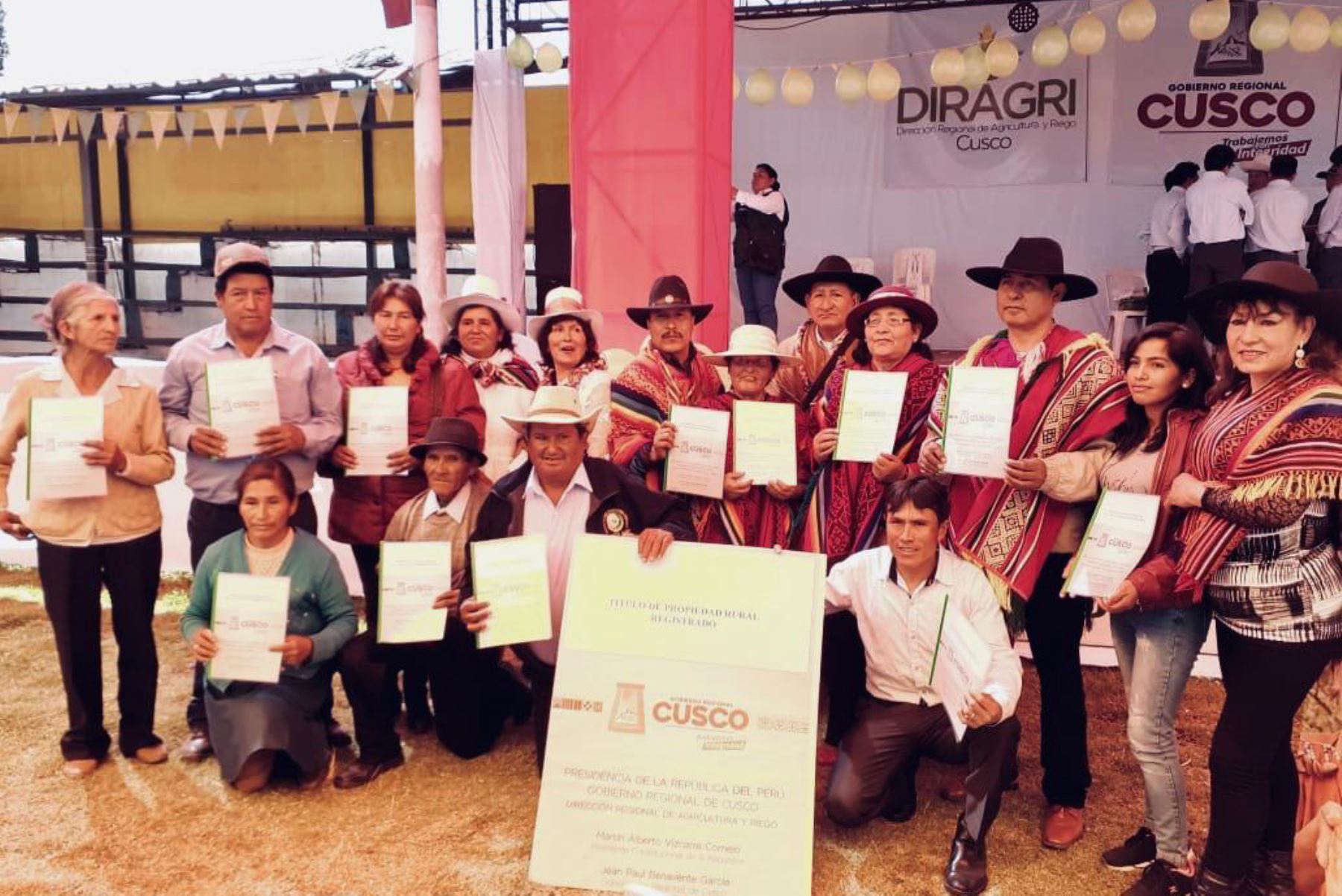 Minagri y Gobierno Regional del Cusco entregaron 600 títulos de propiedad en beneficio de 1,000 pobladores rurales.