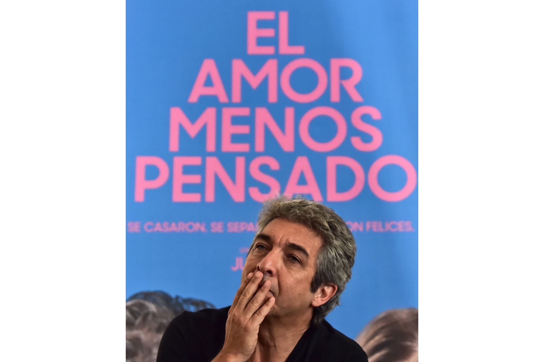 El actor argentino Ricardo Darin hace gestos durante una sesión informativa con periodistas en el Festival Internacional de Cine de Panamá.
Foto: AFP