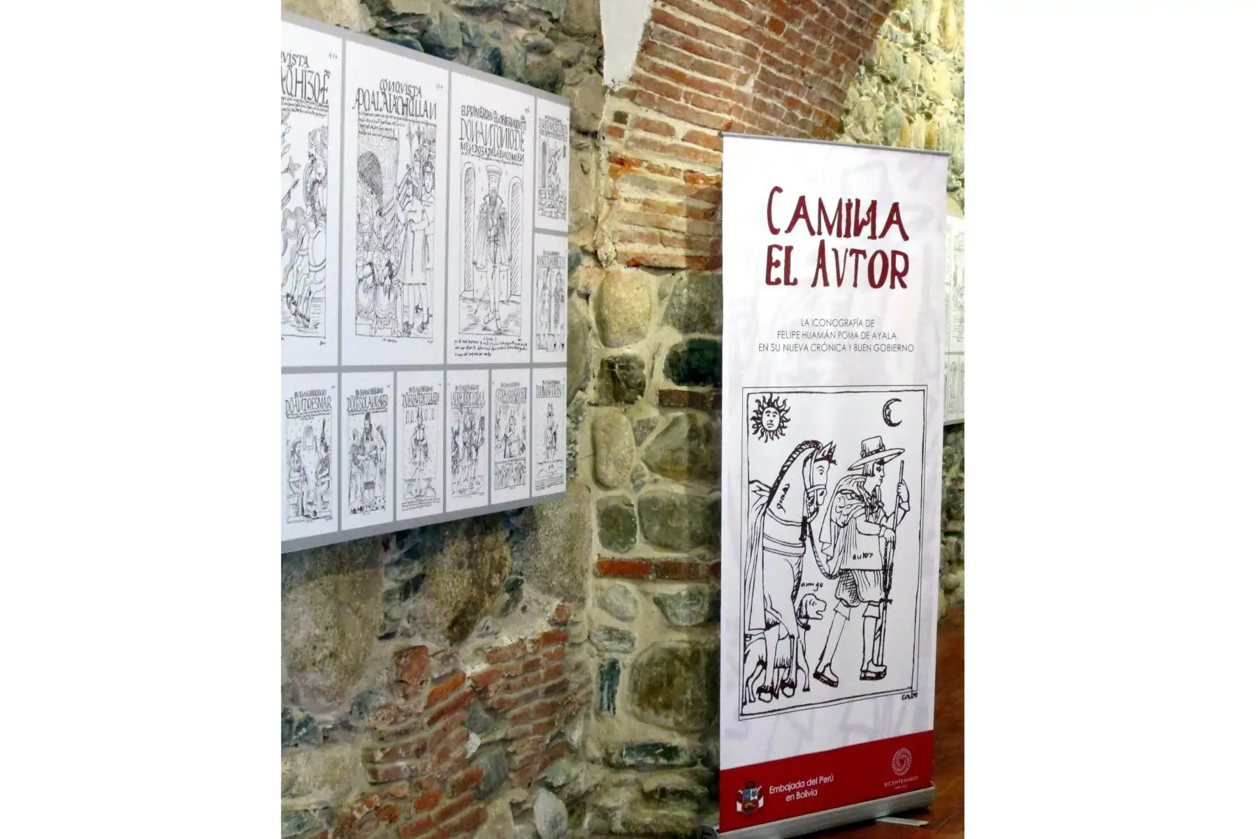 Fotografía de algunas ilustraciones del manuscrito "Nueva crónica y buen Gobierno", del cronista indígena Felipe Huaman Poma de Ayala, durante una exposición en el Centro Cultural Museo San Francisco, en La Paz (Bolivia). Foto: EFE