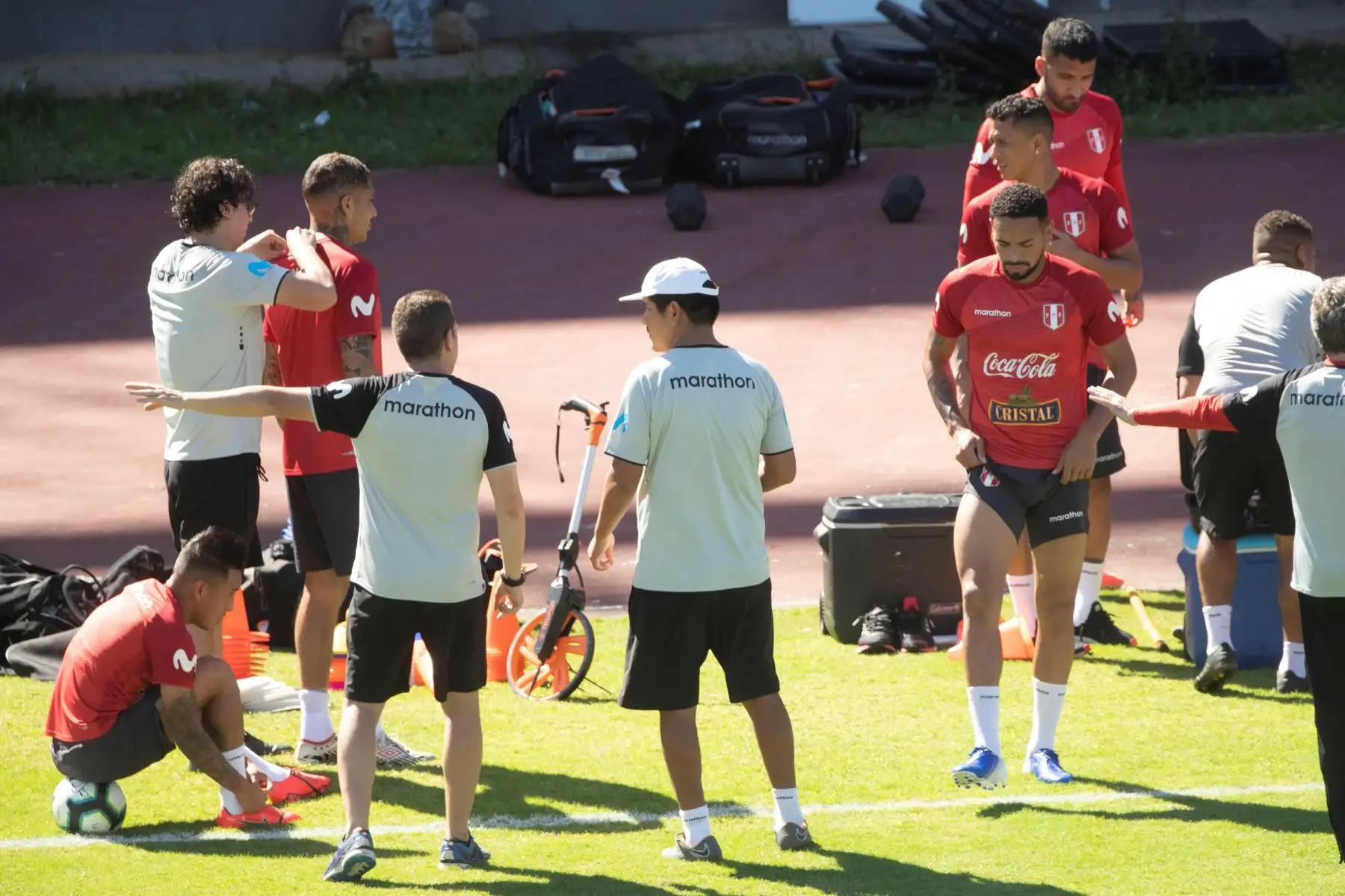 Jugadores de la selección de fútbol participan en un entrenamiento en el estadio de Pituaçu, en la ciudad de Salvador (Brasil). Perú se enfrenta a Uruguay por los cuartos de final de la Copa América 2019. Foto: EFE