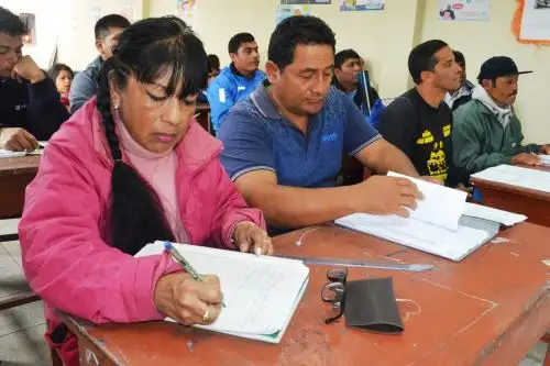 Las mujeres se lucen también como pescadoras artesanales. ANDINA/Difusión