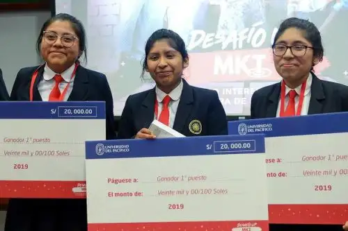 Estudiantes del COAR Tacna ganan concurso con proyecto de diario juvenil.