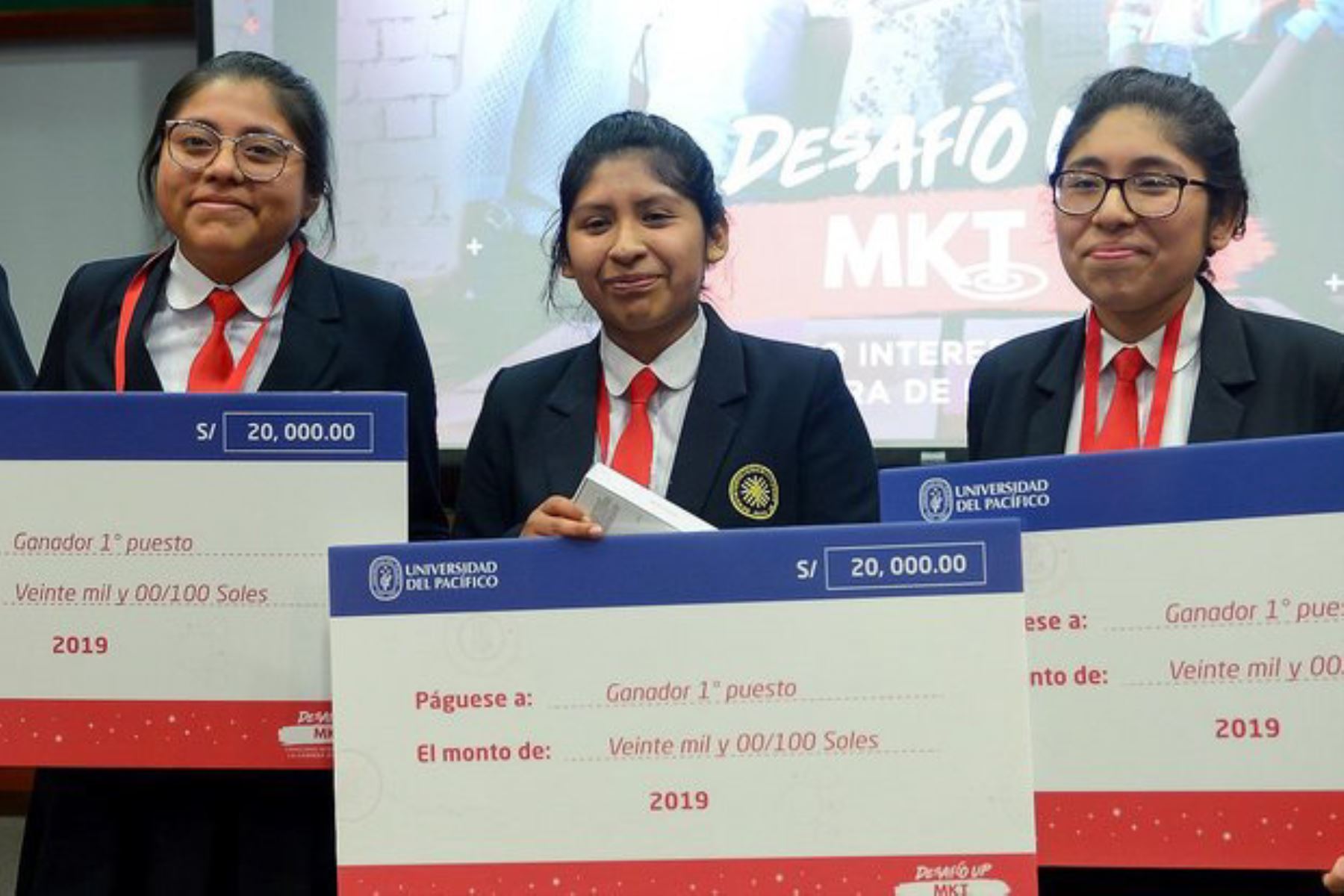 Estudiantes del COAR Tacna ganan concurso con proyecto de diario juvenil.