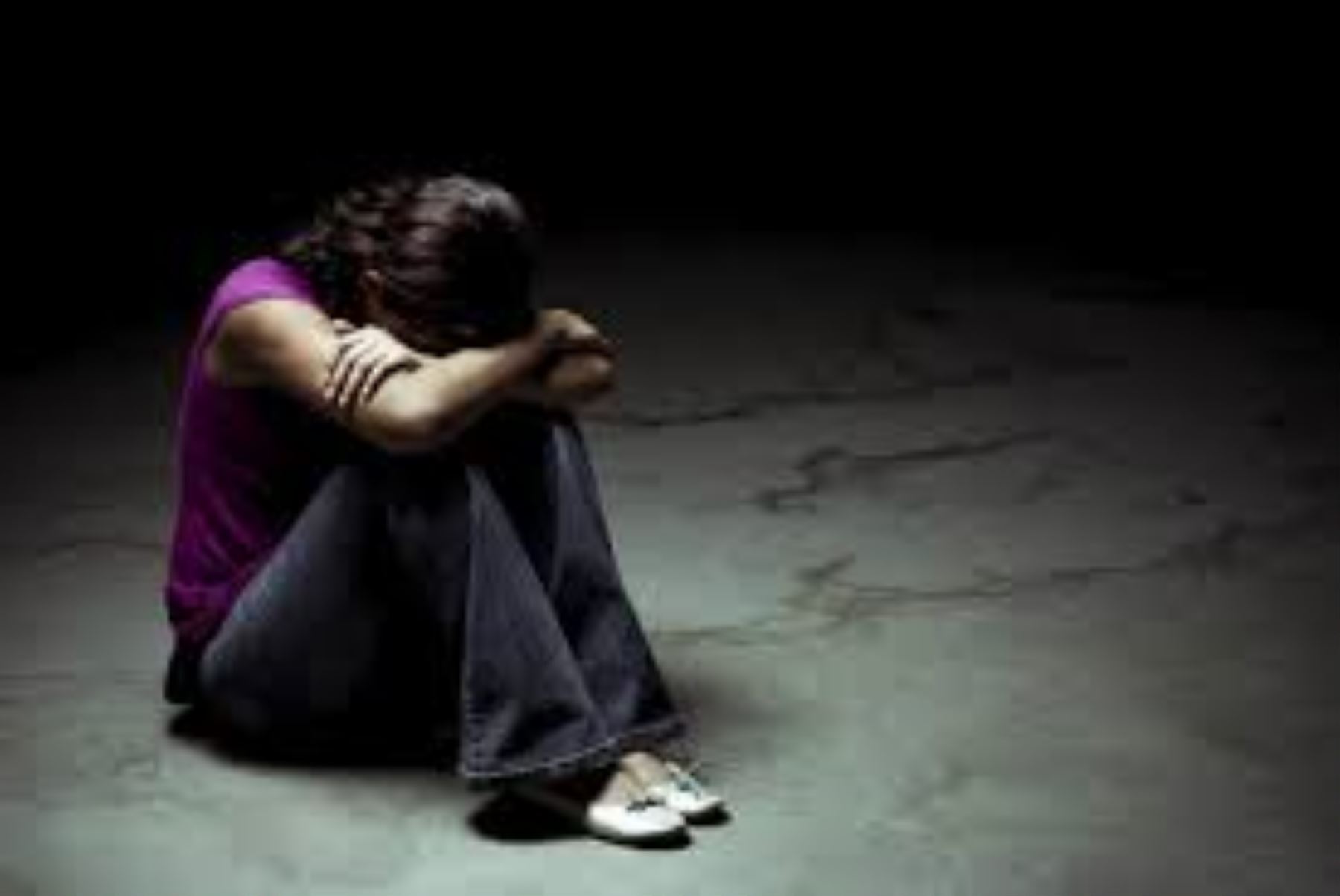 Adolescentes transitan por cuadros de depresión muchas veces sin soporte familiar alguno.