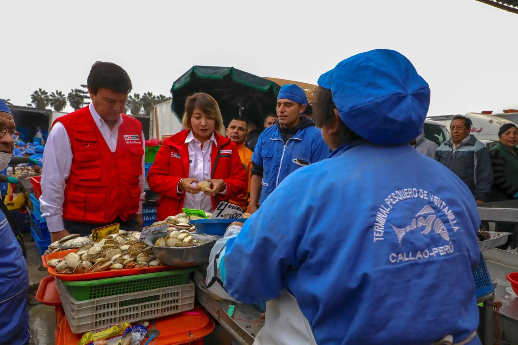 Ministra de la Producción, Rocío Barrios, recorre el terminal pesquero de Ventanilla para supervisar la venta de pescado fresco en el marco del Día Del Cebiche. Foto: ANDINA/Difusión
