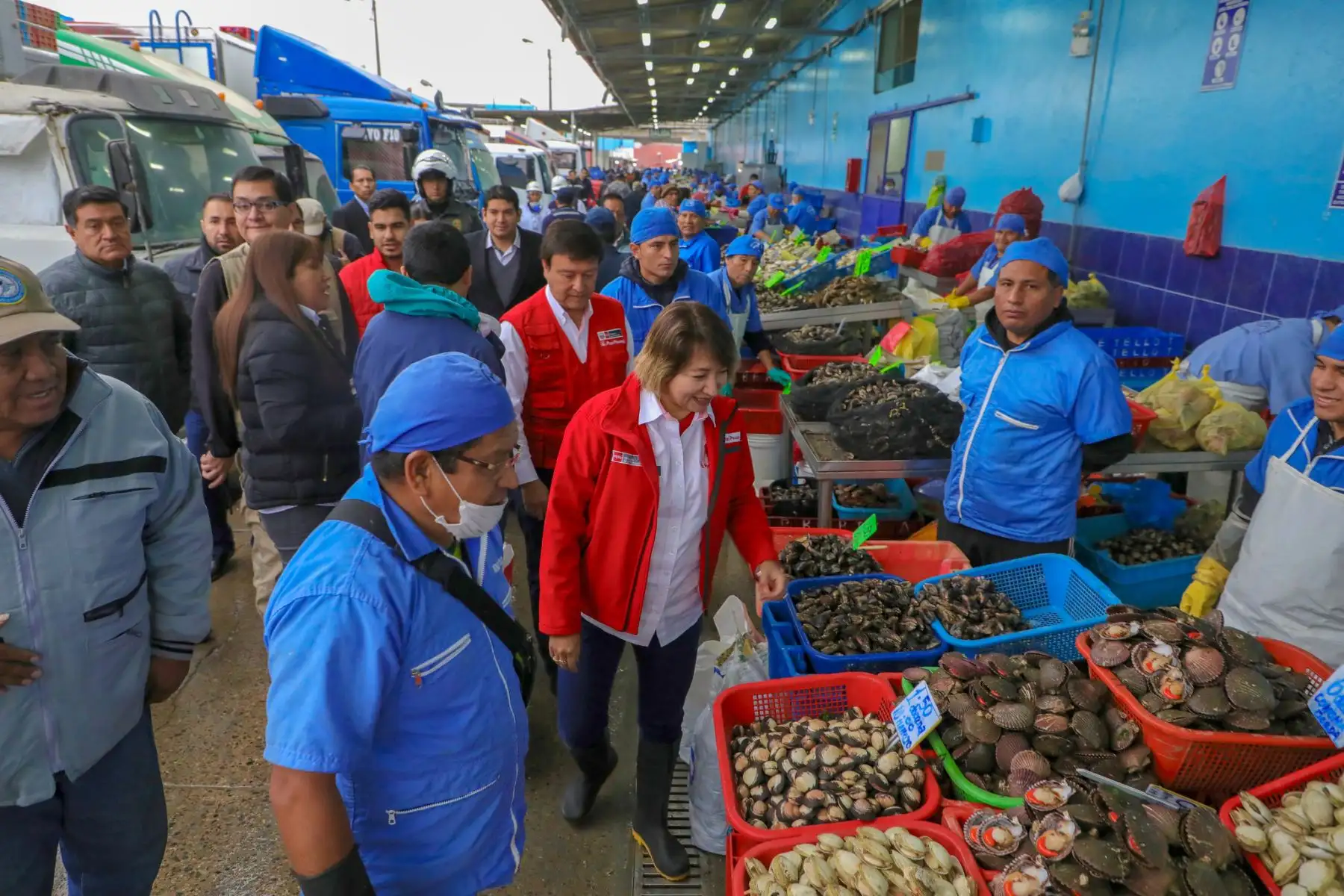 Ministra de la Producción, Rocío Barrios, recorre el terminal pesquero de Ventanilla para supervisar la venta de pescado fresco en el marco del Día Del Cebiche. Foto: ANDINA/Difusión
