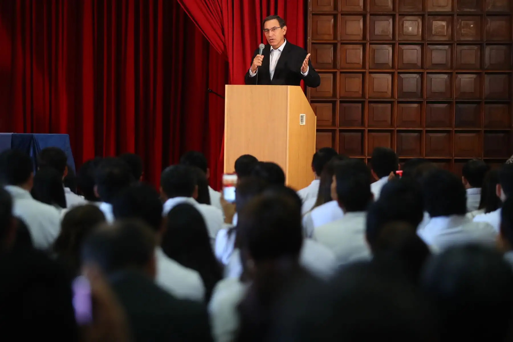 Presidente Martin Vizcarra clausuró programa de residentado médico del Hospital Edgardo Rebagliati. Foto:ANDINA/Prensa Presidencia