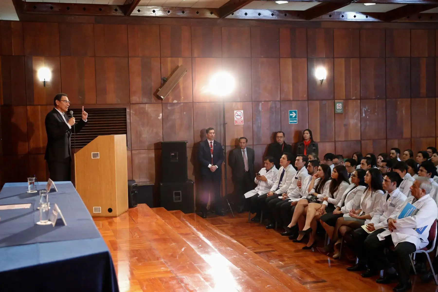 Presidente Martin Vizcarra clausuró programa de residentado médico del Hospital Edgardo Rebagliati. Foto:ANDINA/Prensa Presidencia