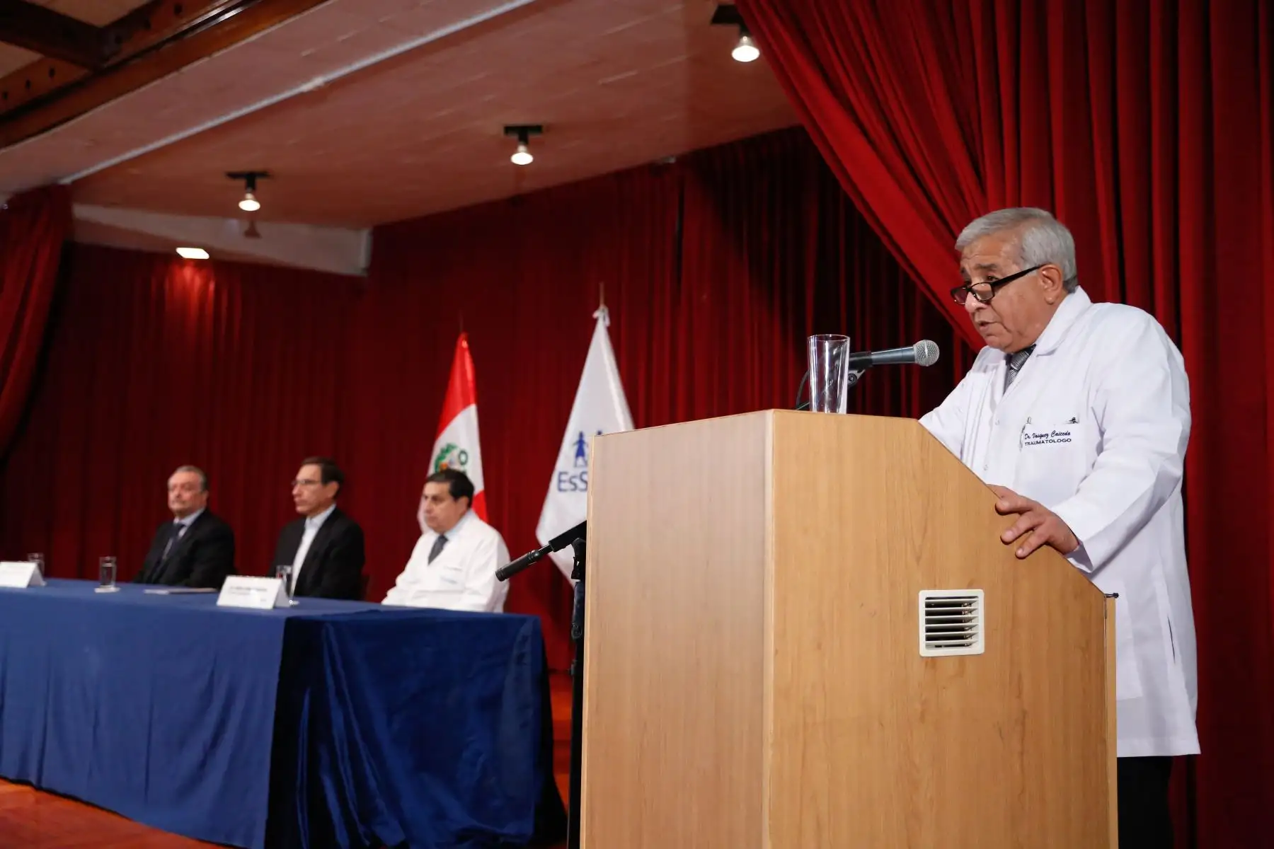 Presidente Martin Vizcarra clausuró programa de residentado médico del Hospital Edgardo Rebagliati. Foto:ANDINA/Prensa Presidencia