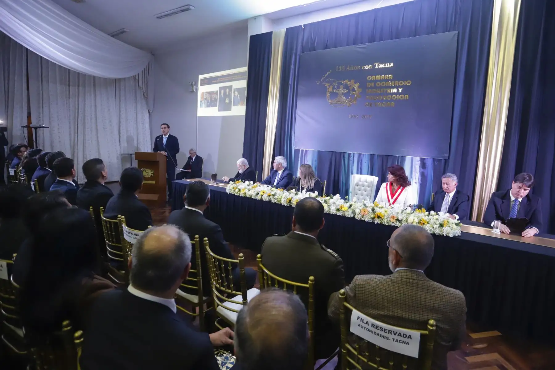 Jefe de Estado, Martín Vizcarra asiste a la ceremonia por el 135° aniversario de la Cámara de Comercio, Industria y Producción de Tacna.
Foto: ANDINA/Prensa Presidencia