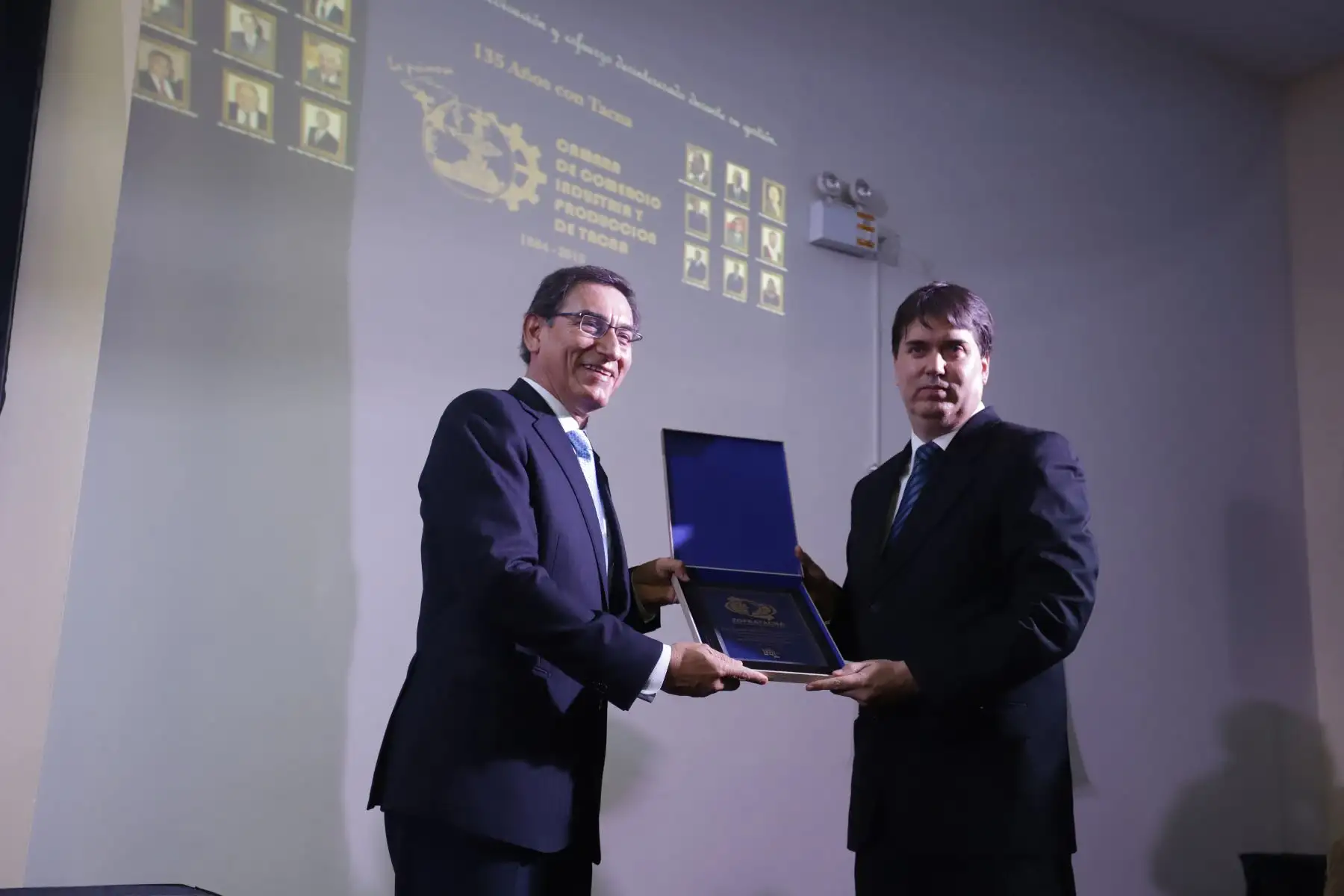 Jefe de Estado, Martín Vizcarra asiste a la ceremonia por el 135° aniversario de la Cámara de Comercio, Industria y Producción de Tacna.
Foto: ANDINA/Prensa Presidencia