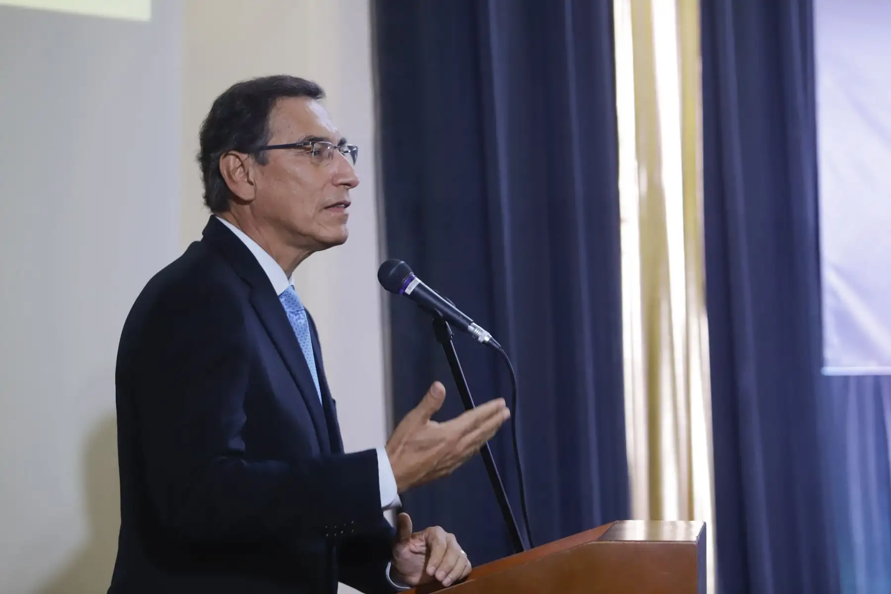 Jefe de Estado, Martín Vizcarra asiste a la ceremonia por el 135° aniversario de la Cámara de Comercio, Industria y Producción de Tacna.
Foto: ANDINA/Prensa Presidencia