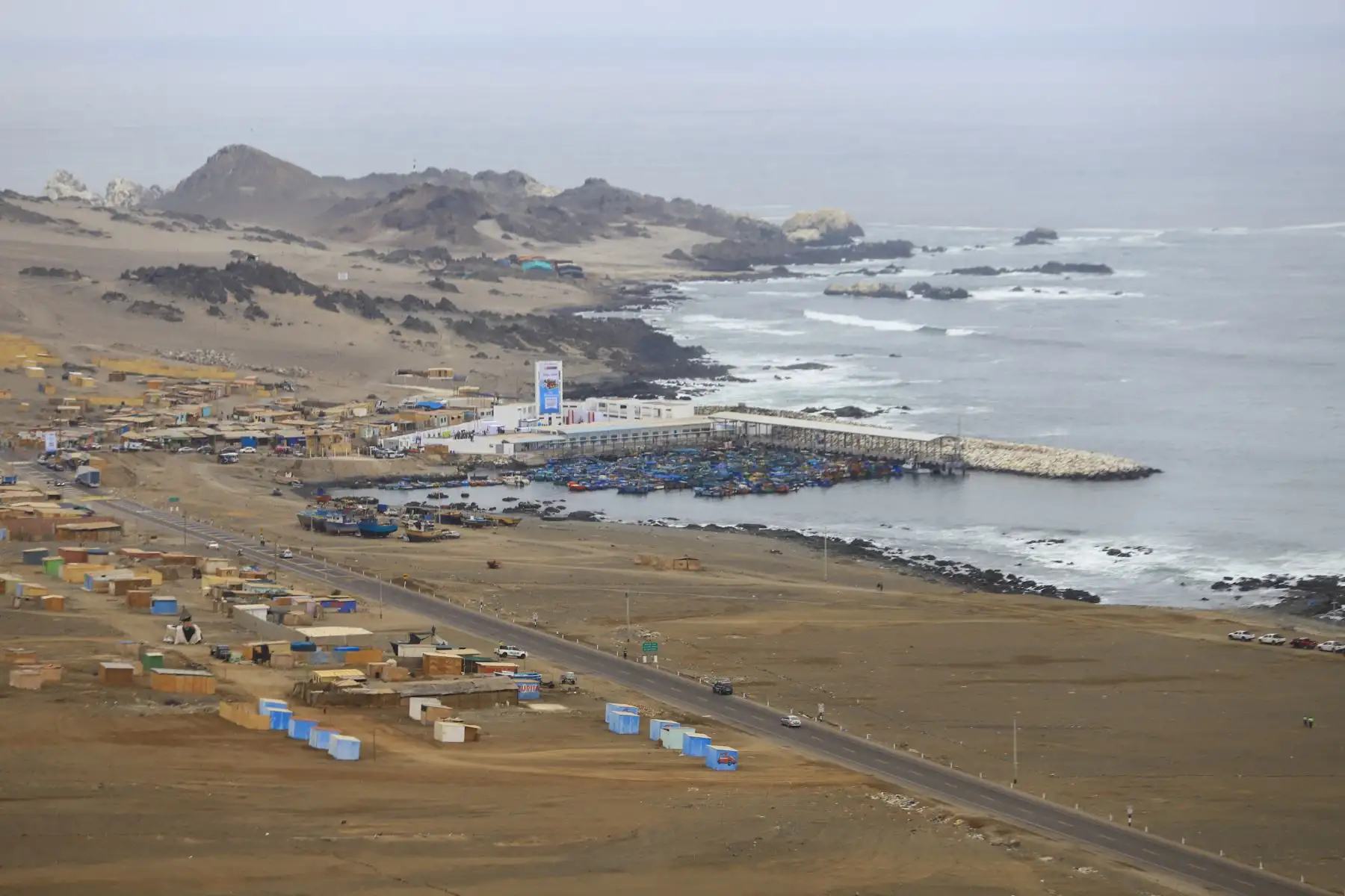 Jefe es Estado, Martín Vizcarra inaugura las obras de mejoramiento del Desembarcadero Pesquero Artesanal en Morro Sama, Tacna.
Foto: ANDINA/Presidencia