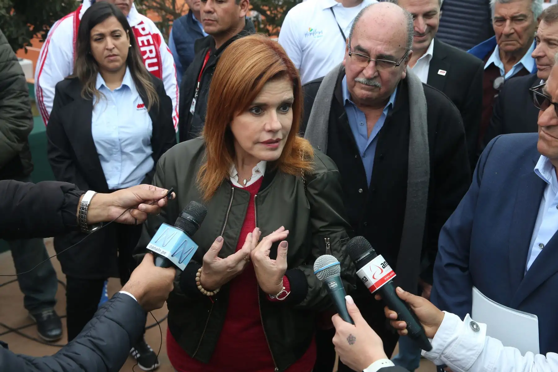 Con la presencia de; Sra. Mercedes Aráoz Fernández, Vicepresidenta del Perú , en el marco de los Juegos Panamericanos Lima 2019, la Municipalidad de Miraflores rinde homenaje a las leyendas del Tenis Peruano: Luis Horna Biscari, Américo Venero Montes, Alejandro Aramburú Acuña, Laura Arraya Minazzoli, Carlos Di Laura Morales (representado por su hijo), Karim Stromeier Merino.
Foto: ANDINA/Eddy Ramos