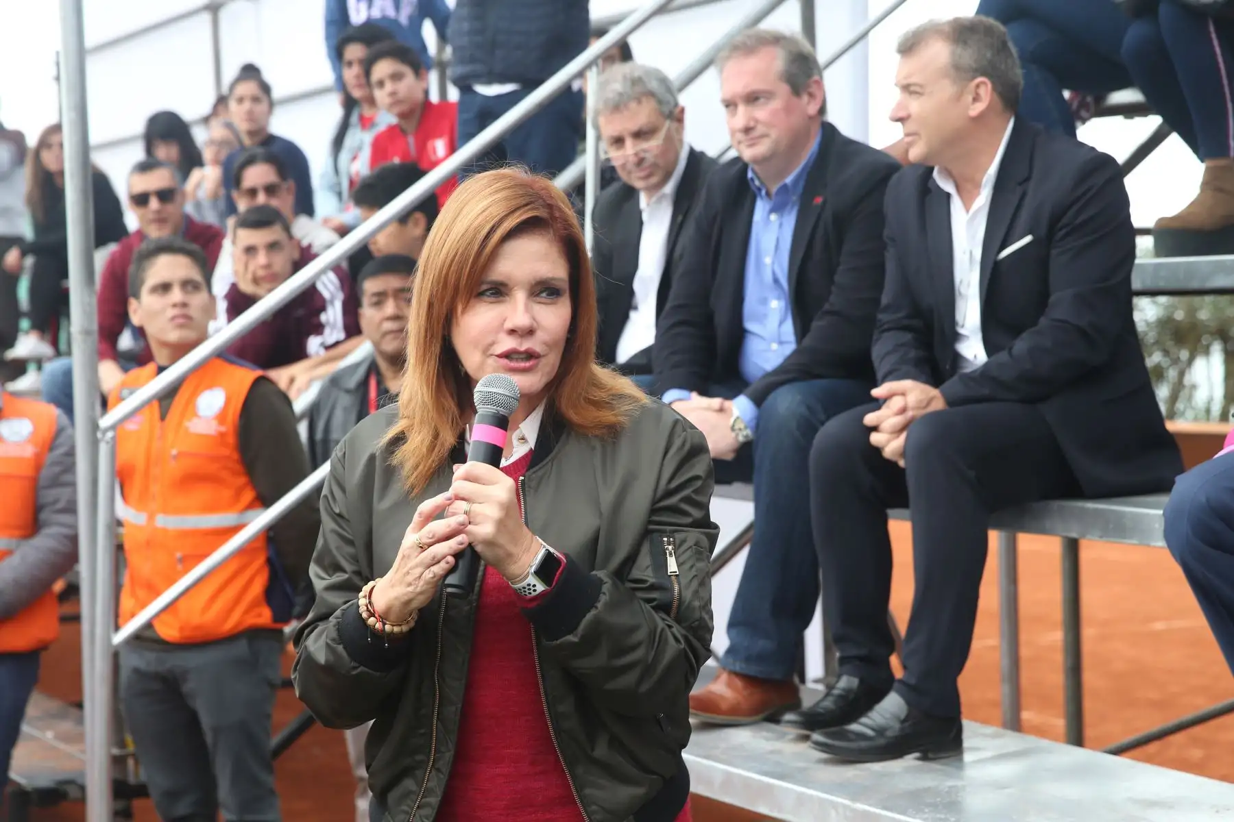 Con la presencia de; Sra. Mercedes Aráoz Fernández, Vicepresidenta del Perú , en el marco de los Juegos Panamericanos Lima 2019, la Municipalidad de Miraflores rinde homenaje a las leyendas del Tenis Peruano: Luis Horna Biscari, Américo Venero Montes, Alejandro Aramburú Acuña, Laura Arraya Minazzoli, Carlos Di Laura Morales (representado por su hijo), Karim Stromeier Merino.
Foto: ANDINA/Eddy Ramos