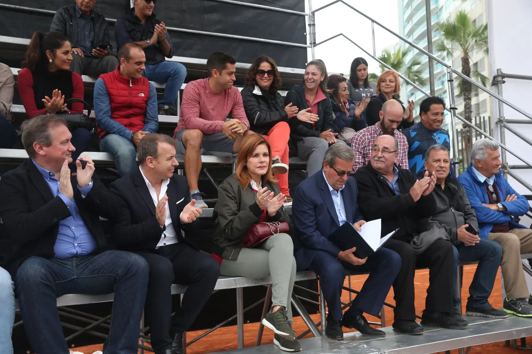 Con la presencia de; Sra. Mercedes Aráoz Fernández, Vicepresidenta del Perú , en el marco de los Juegos Panamericanos Lima 2019, la Municipalidad de Miraflores rinde homenaje a las leyendas del Tenis Peruano: Luis Horna Biscari, Américo Venero Montes, Alejandro Aramburú Acuña, Laura Arraya Minazzoli, Carlos Di Laura Morales (representado por su hijo), Karim Stromeier Merino.
Foto: ANDINA/Eddy Ramos