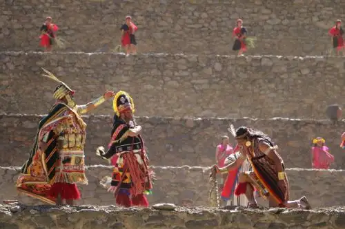 El Ollantay Raymi es la escenificación del amor prohibido que mantuvo un general del Ejército Inca llamado Ollanta con Kusi Qoyllur, hija del inca Pachacútec, en los tiempos del  Tahuantinsuyo, que se ha convertido en una de las más conspicuas obras de la literatura peruana, escrita por un nativo peruano que dominaba el quechua, ANDINA/Difusión