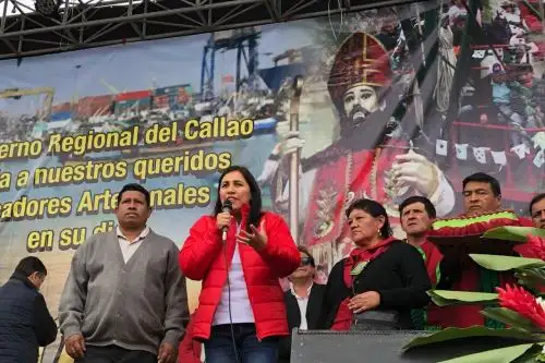 Ministra Flor Pablo visitó a los pescadores del Callao. Foto: Andina/Difusión