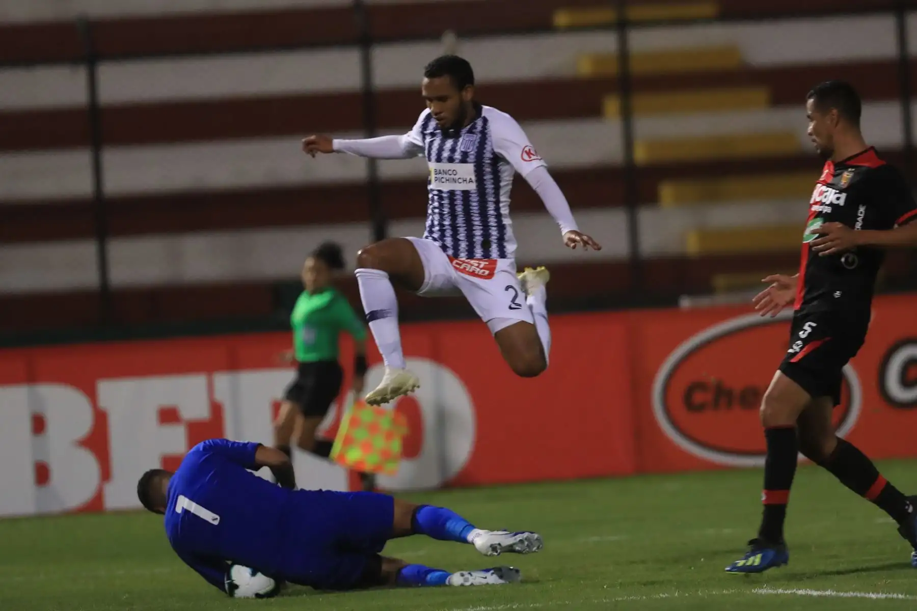 Alianza Lima empató con Melgar en el Callao por la Copa Bicentenario en encuentro jugado a puertas cerradas.

Foto: ANDINA/Juan Carlos Guzmán Negrini.