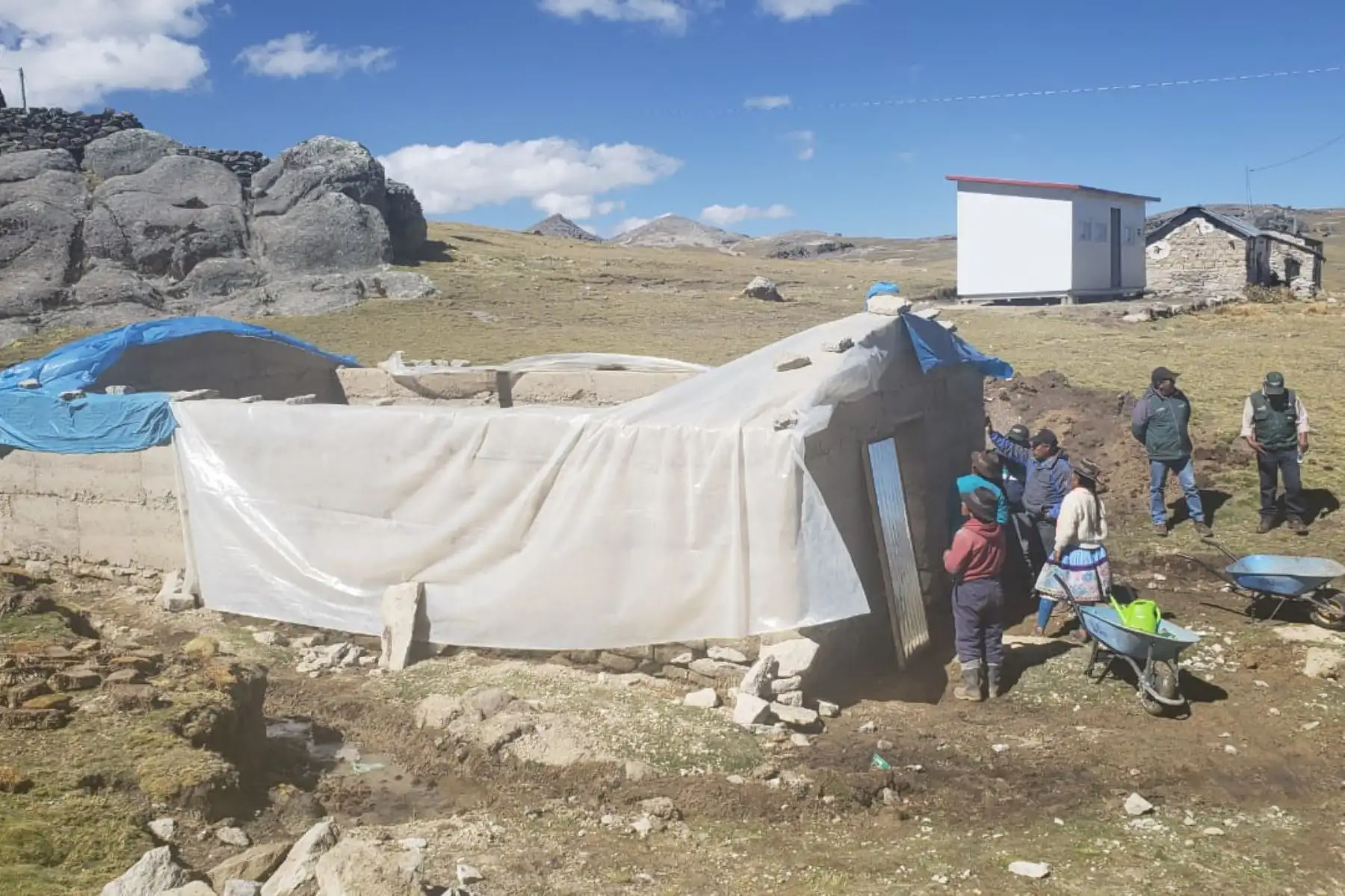 Implementan fitotoldos para impulsar producción de hortalizas en Huancavelica