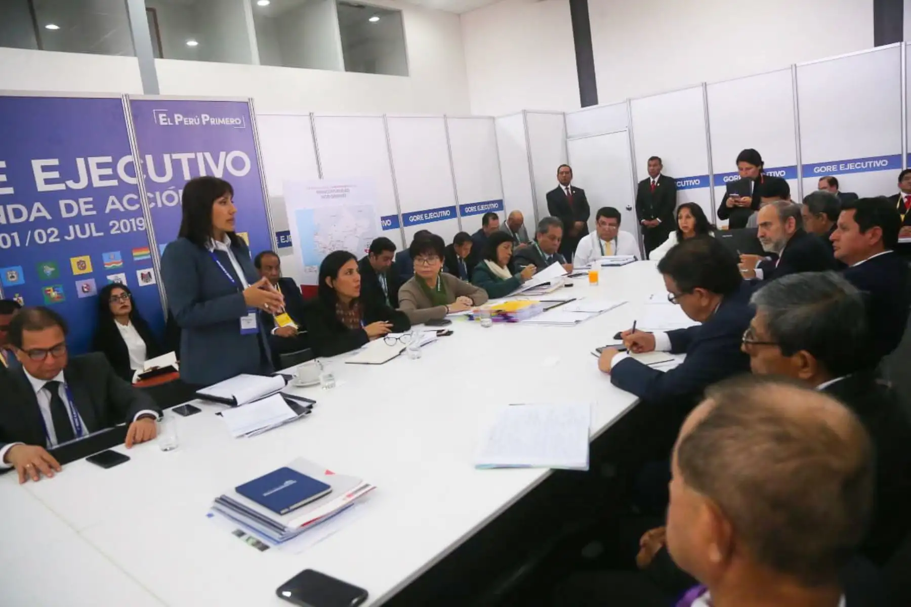 La ministra María Jara abordó temas de conectividad digital e integración territorial con los gobernadores de  cinco mancomunidades regionales.