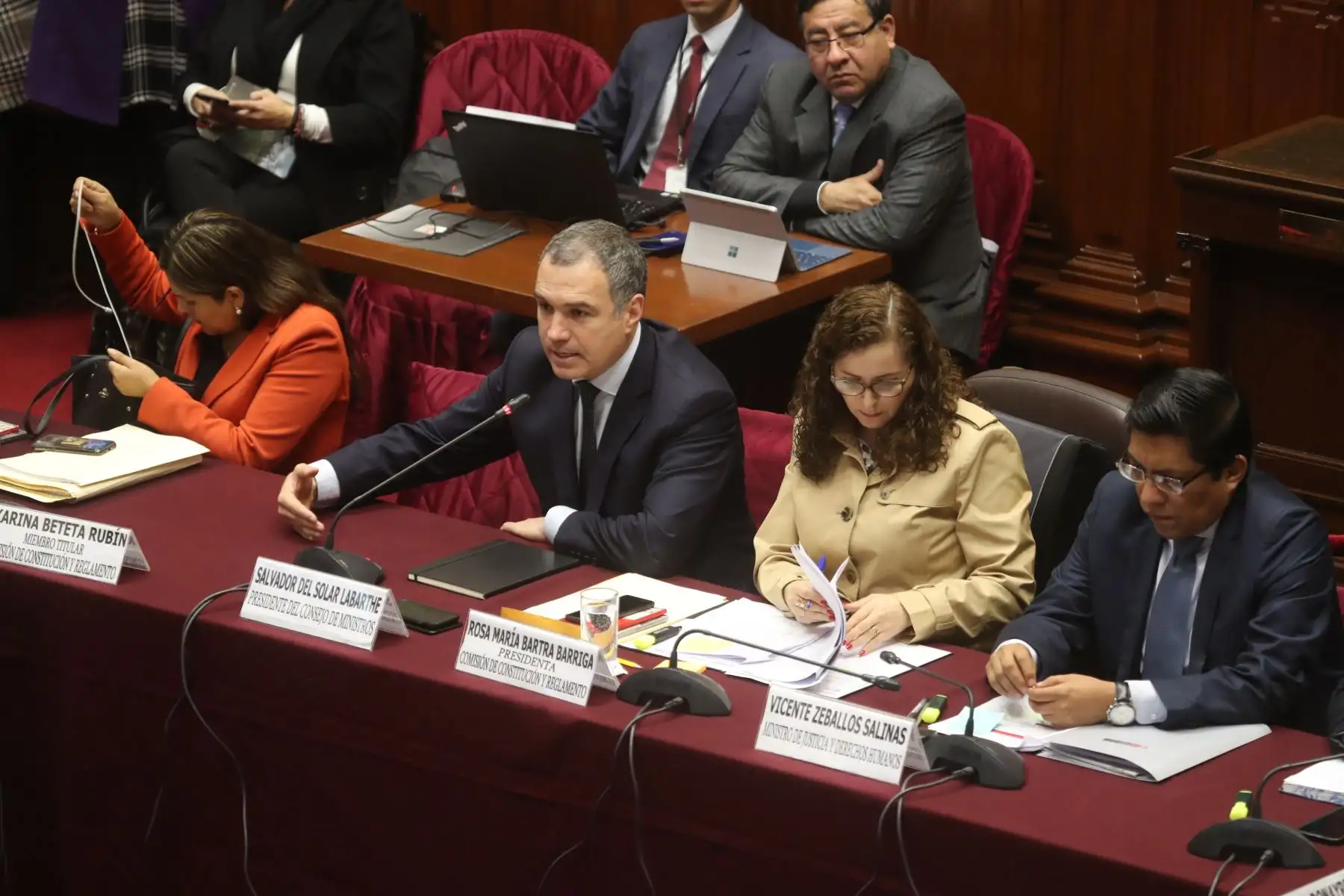 Presidente del Consejo de Ministros, Salvador del Solar y ministro de Justicia, Vicente Zeballos asisten a la Comisión de Constitución
Foto: PCM