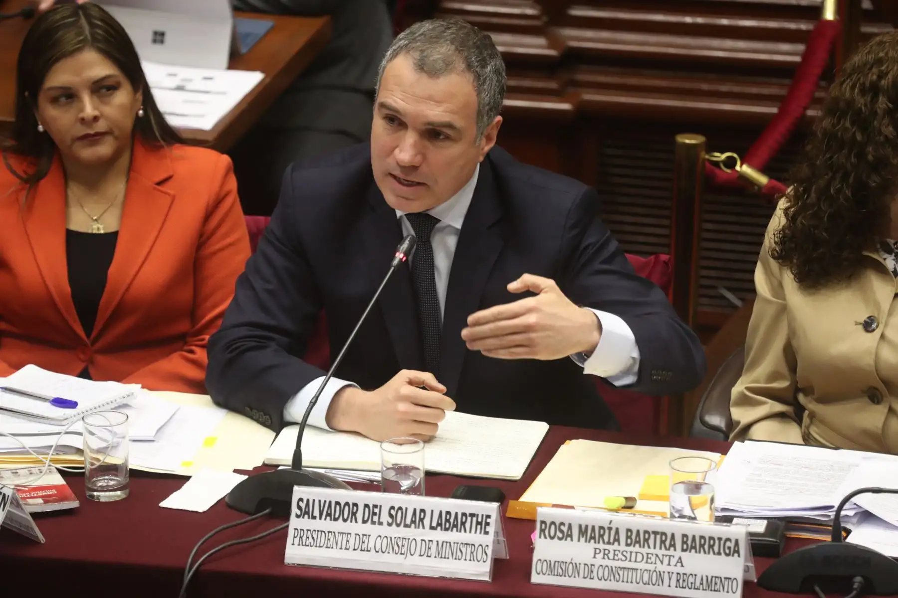 Presidente del Consejo de Ministros, Salvador del Solar y ministro de Justicia, Vicente Zeballos asisten a la Comisión de Constitución
Foto: PCM