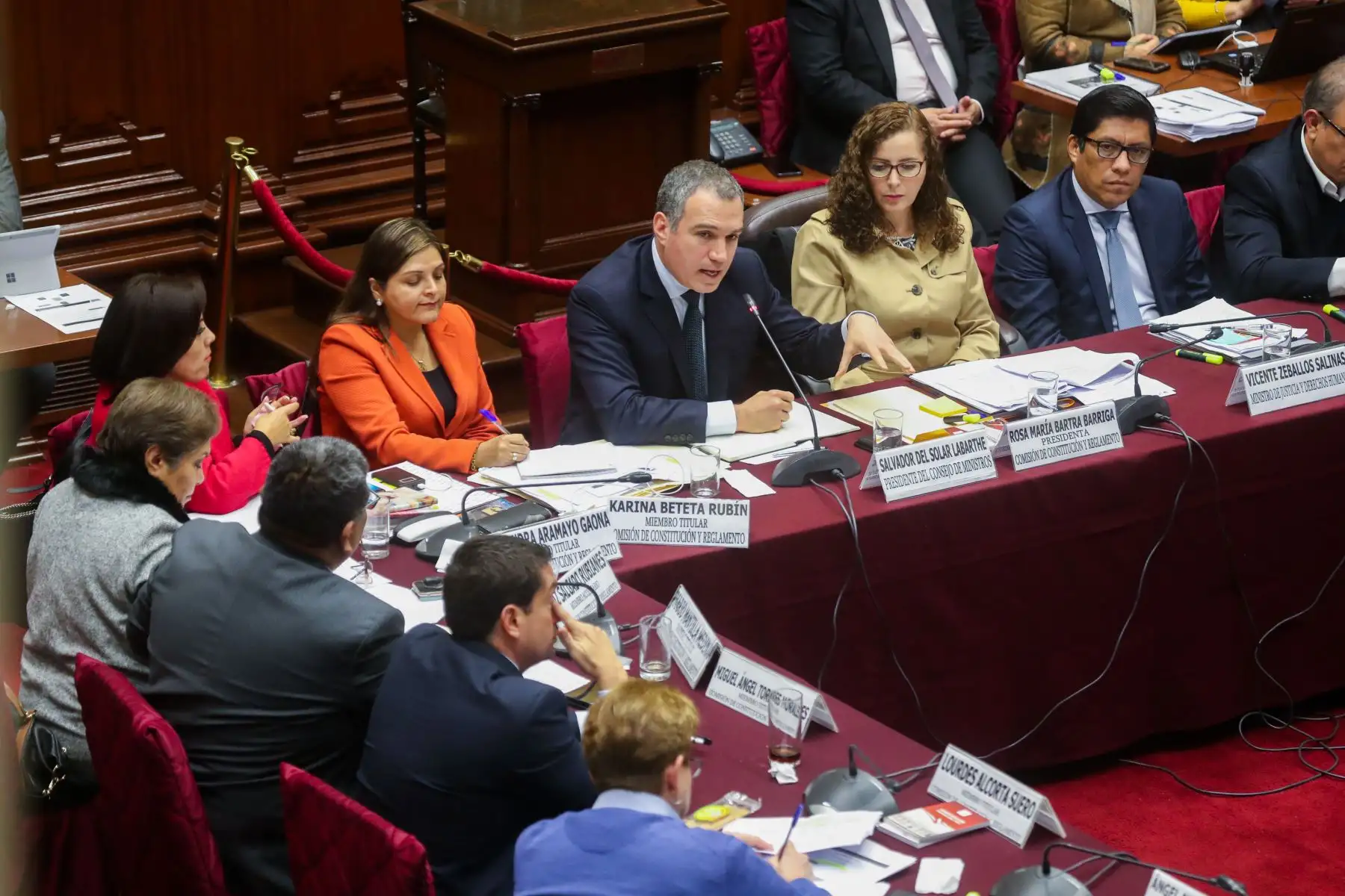 Presidente del Consejo de Ministros, Salvador del Solar y ministro de Justicia, Vicente Zeballos asisten a la Comisión de Constitución
Foto: PCM