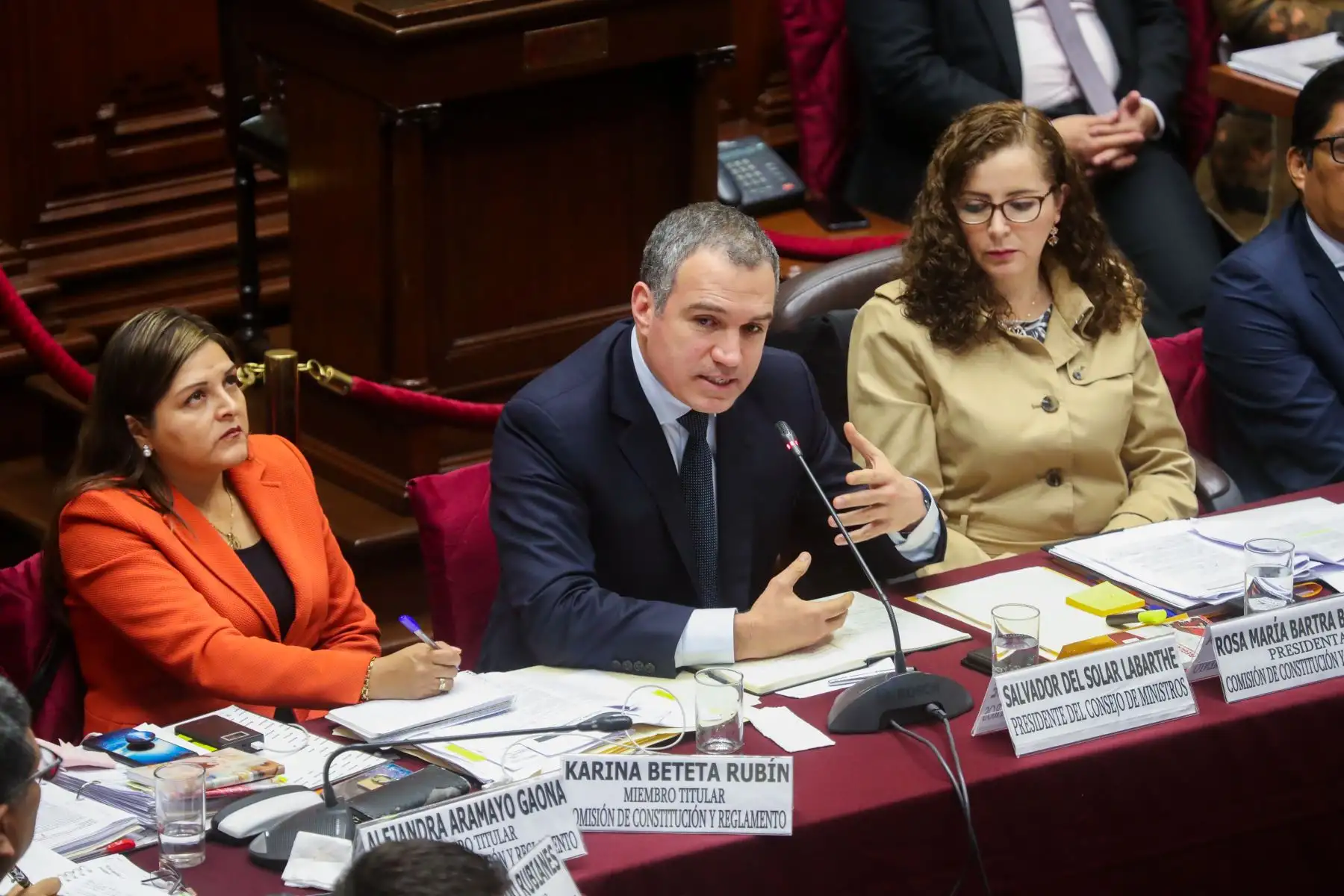 Presidente del Consejo de Ministros, Salvador del Solar y ministro de Justicia, Vicente Zeballos asisten a la Comisión de Constitución
Foto: PCM