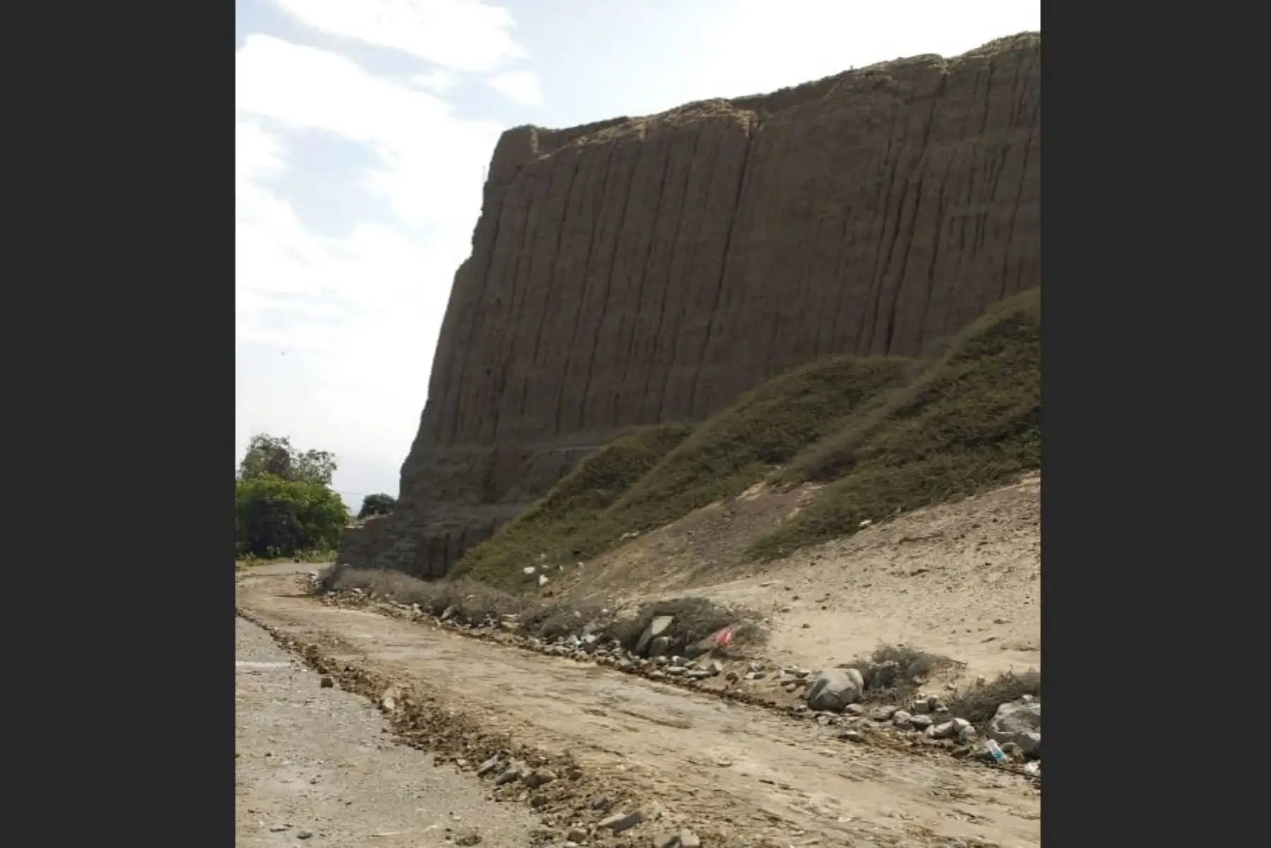 Denuncian atentado contra sitio arqueológico Huaca del Sol, ubicado en Trujillo. ANDINA/Difusión