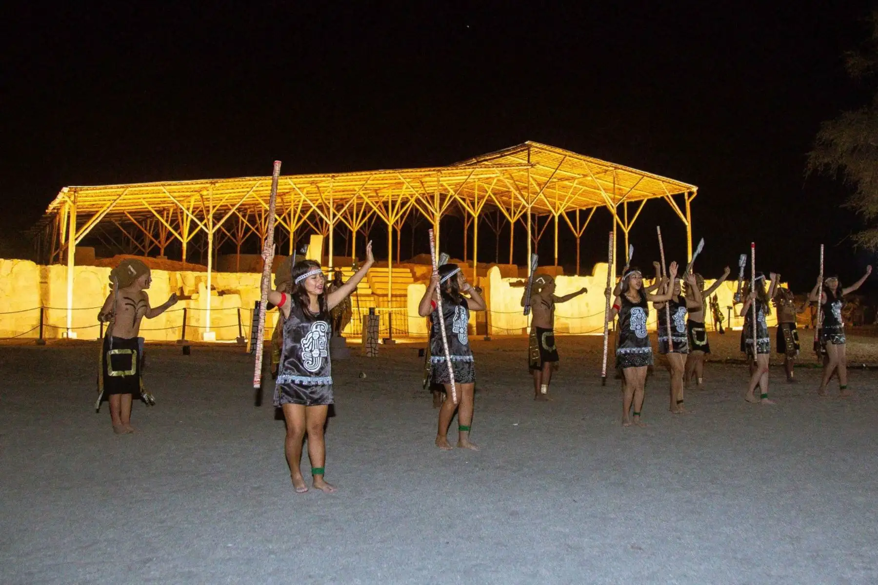 Con impresionante espectáculo cultural celebran el 82° aniversario de hallazgo de Sechín
