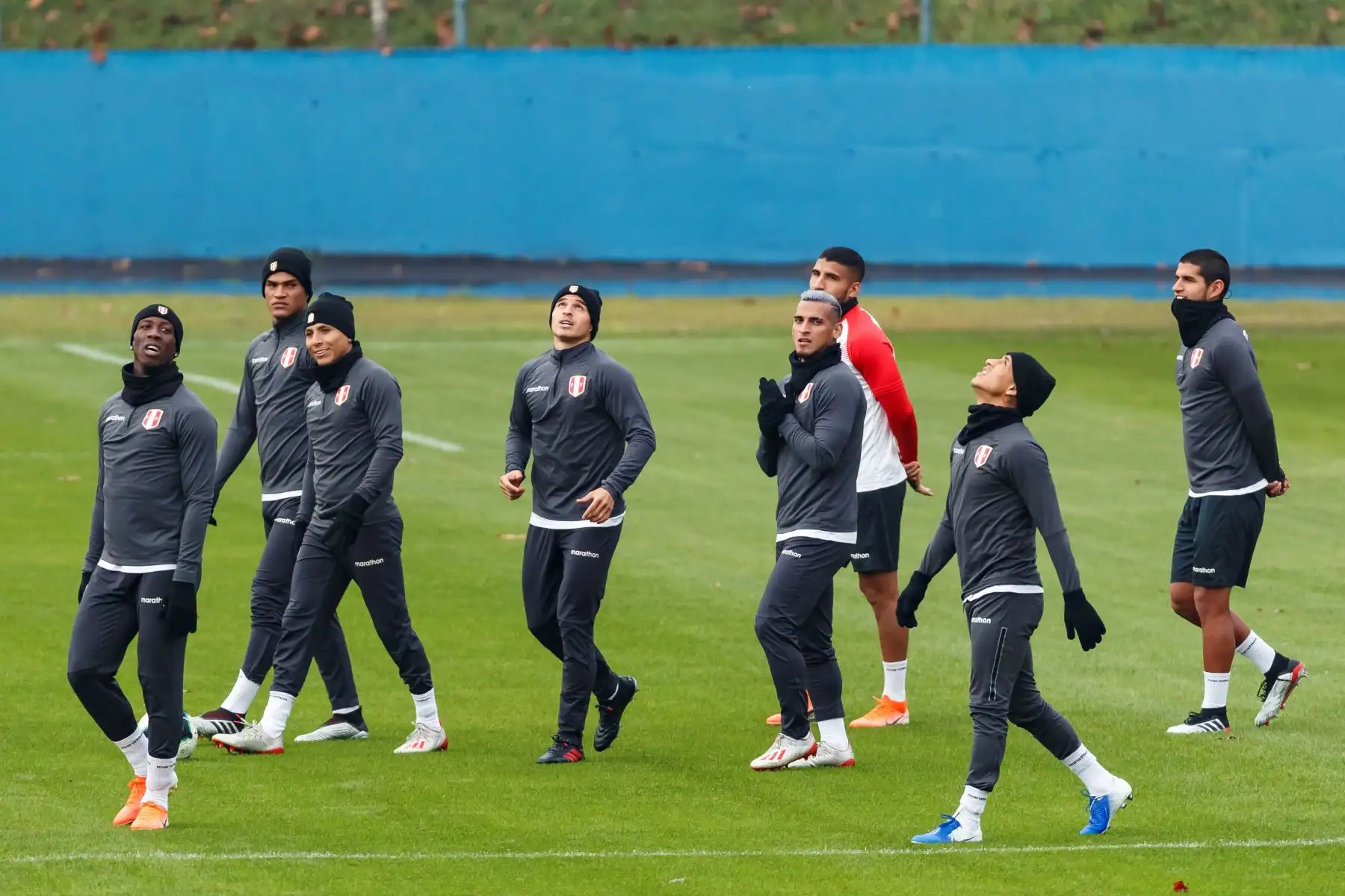 Los jugadores de la selección peruana de fútbol entrenan en la ciudad de Porto Alegre este, previo al encuentro de mañana ante Chile, en el estadio Arena do Gremio, en las semifinales de la Copa América de Brasil 2019. Foto:EFE
