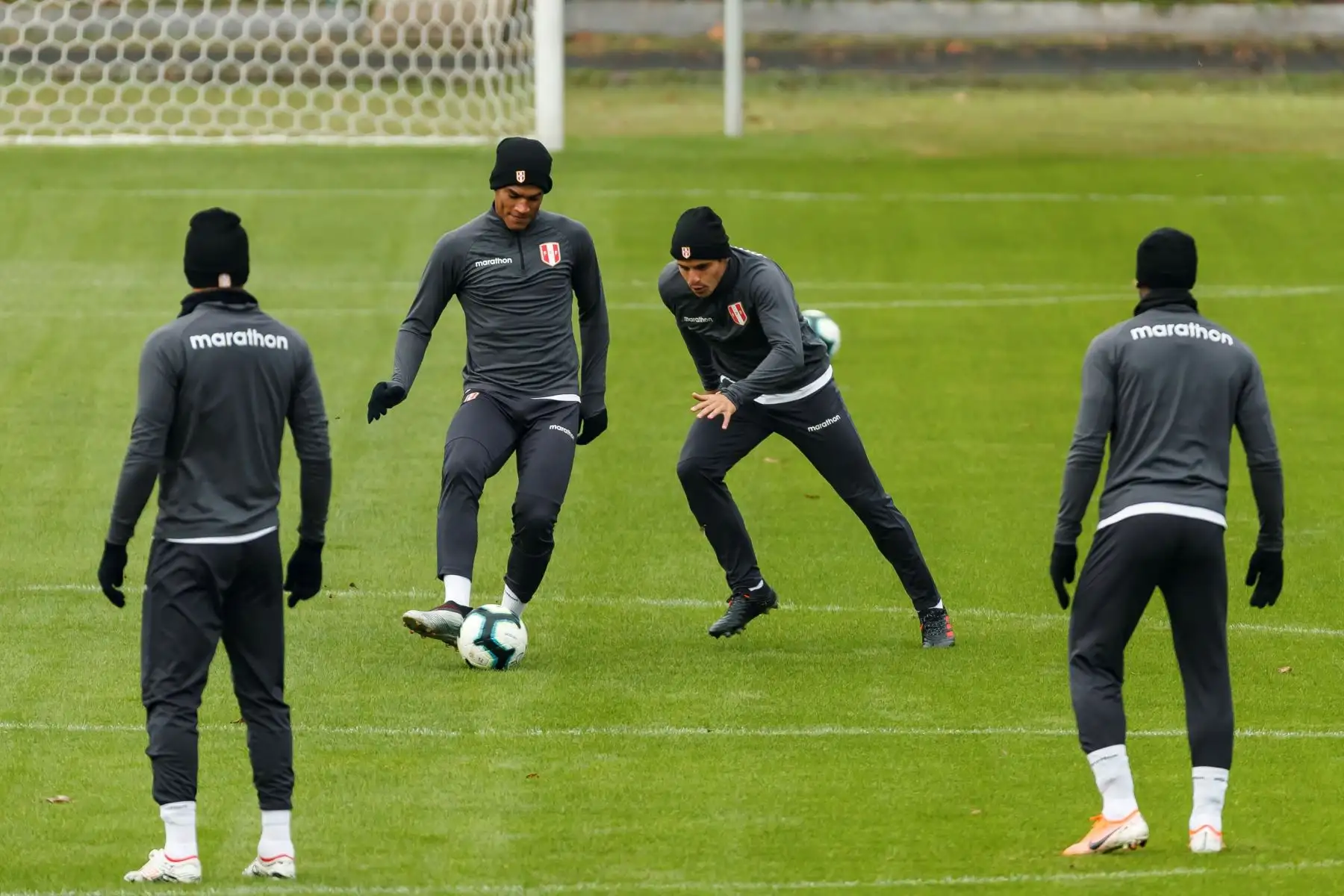 Los jugadores de la selección peruana de fútbol entrenan en la ciudad de Porto Alegre este, previo al encuentro de mañana ante Chile, en el estadio Arena do Gremio, en las semifinales de la Copa América de Brasil 2019. Foto:EFE